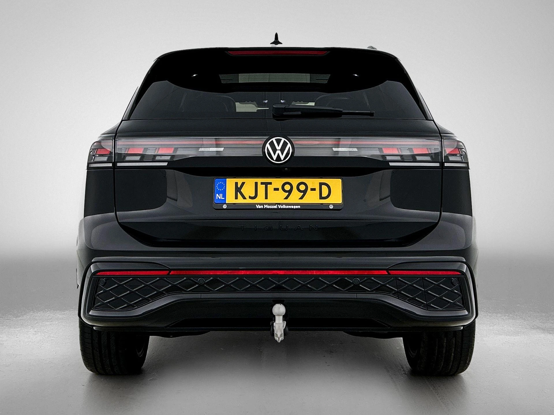 Volkswagen-Tiguan-image-2