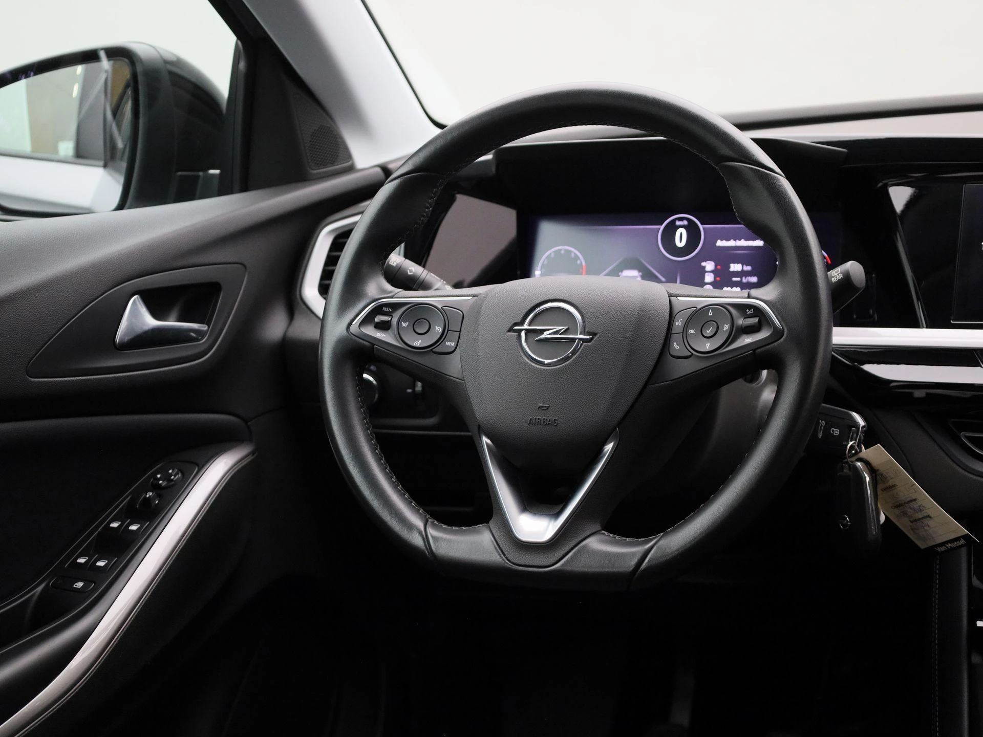 Opel-Grandland-image-8