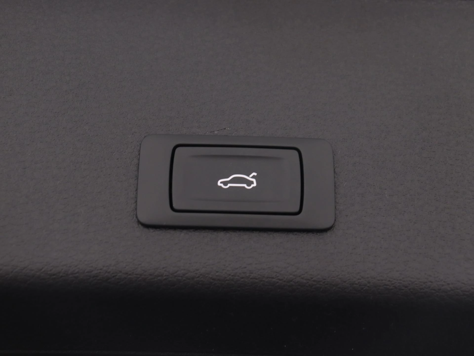 Audi-Q8 e-tron-image-28