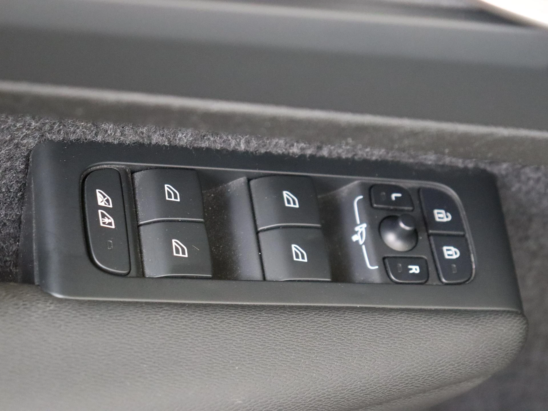 Volvo-XC40-image-22