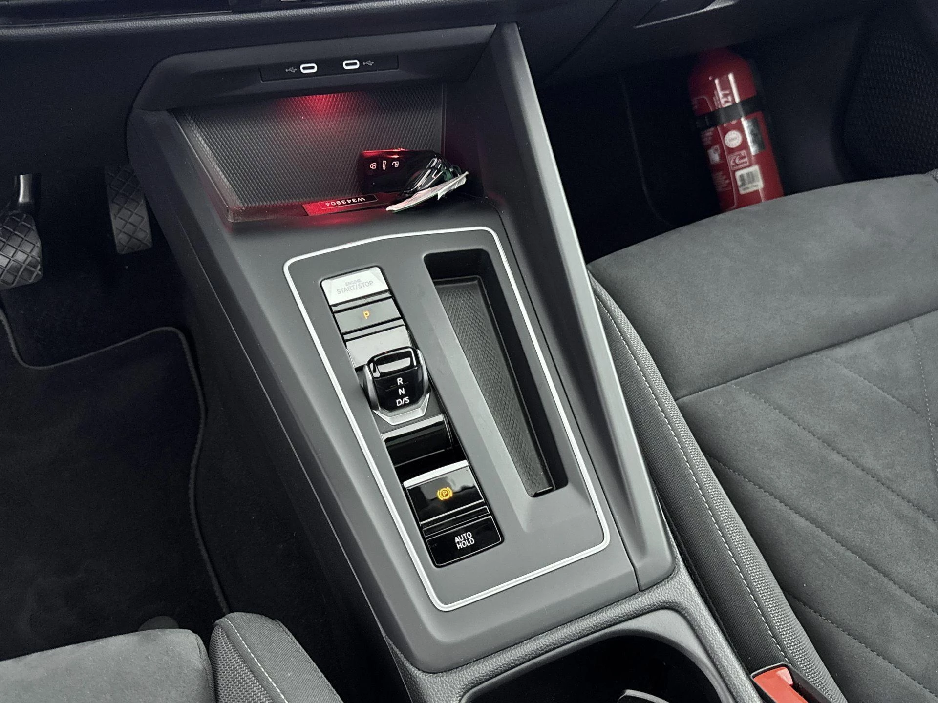 Volkswagen-Golf-image-13