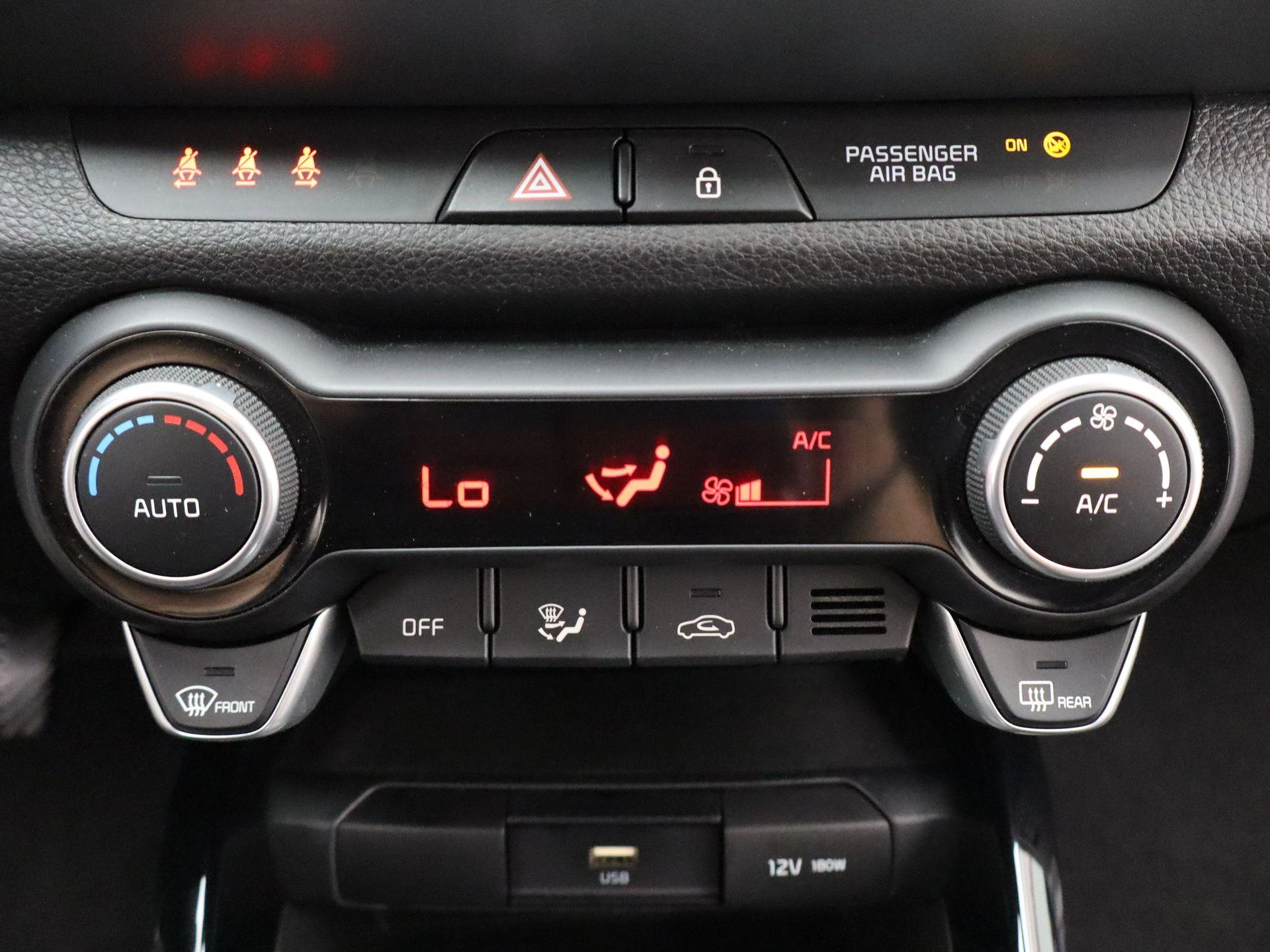 Kia-Stonic-image-18