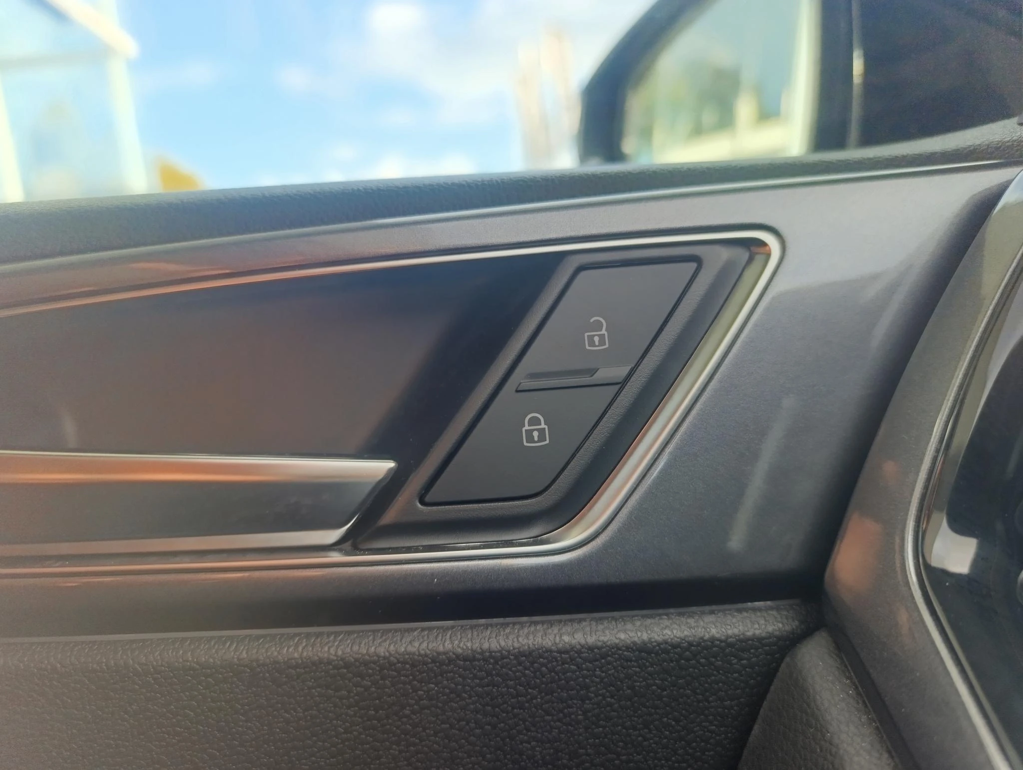 Volkswagen-Polo-image-13