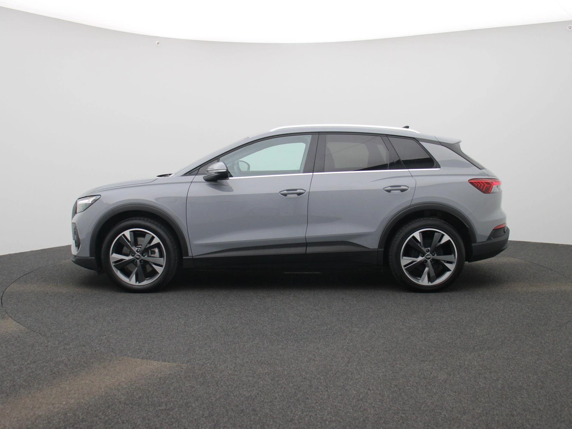 Audi-Q4 e-tron-image-3