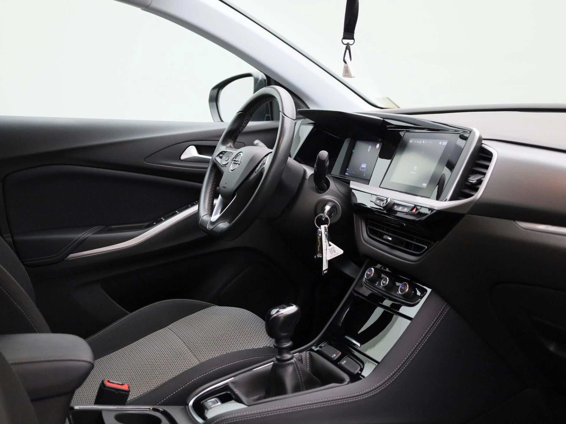 Opel-Grandland-image-26