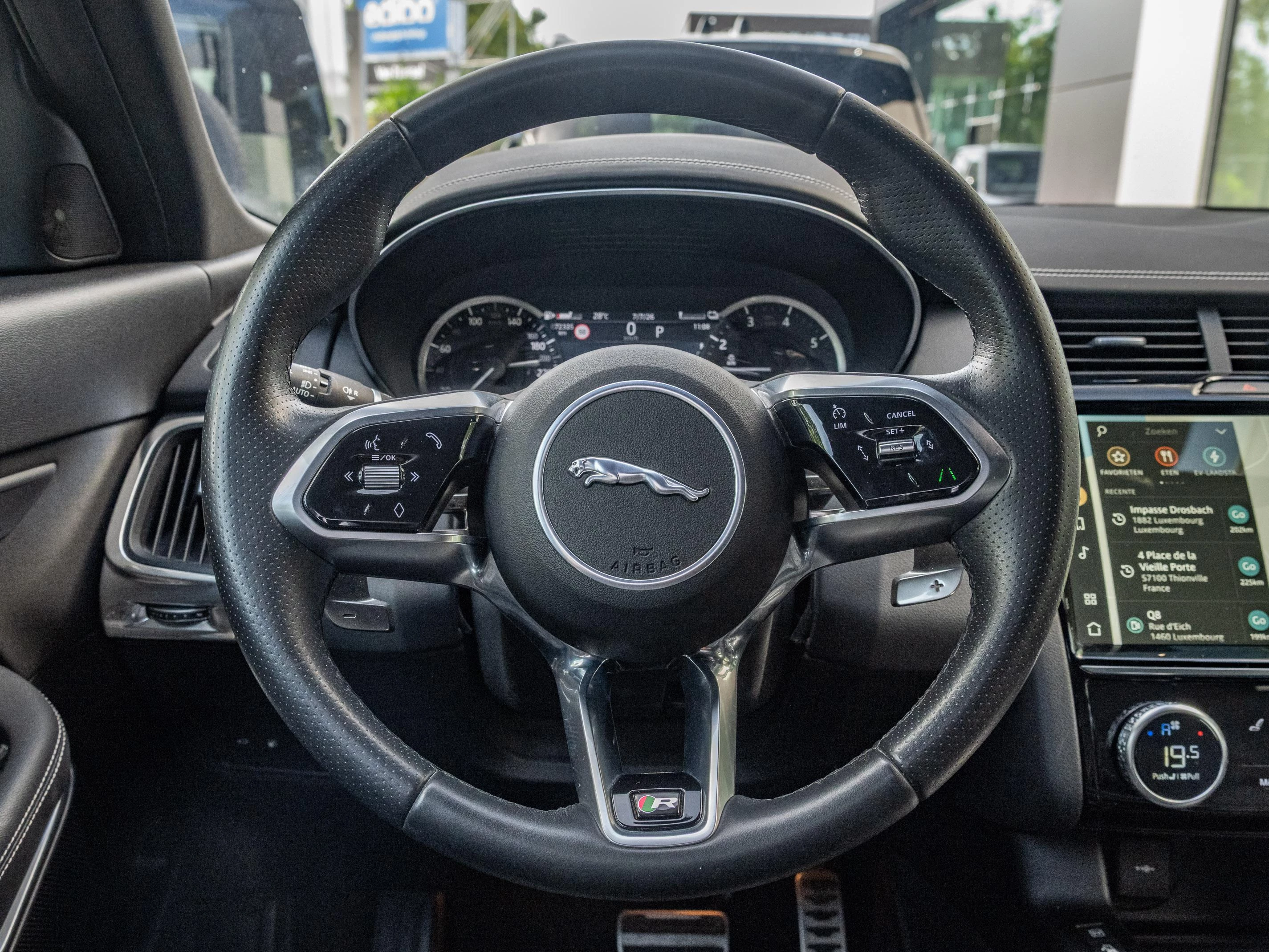 Jaguar E-PACE P300e R-Dynamic S