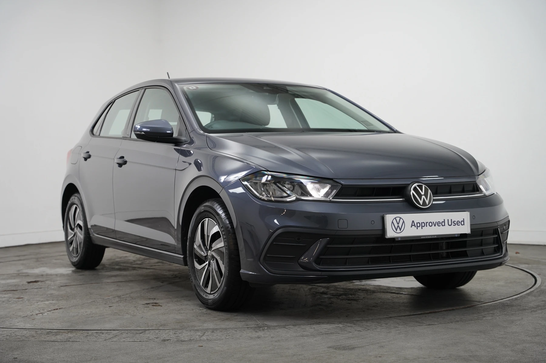 Volkswagen-Polo-image-0