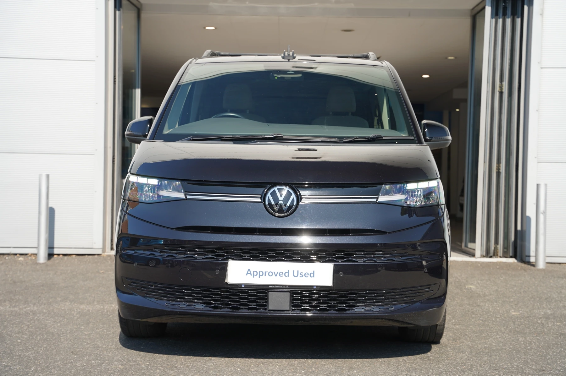 Volkswagen-Multivan-image-6