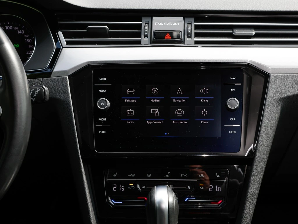 Volkswagen-Passat-image-10