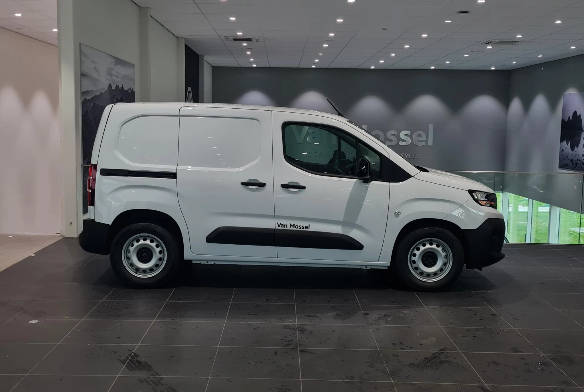 Peugeot-e-Partner-image-5