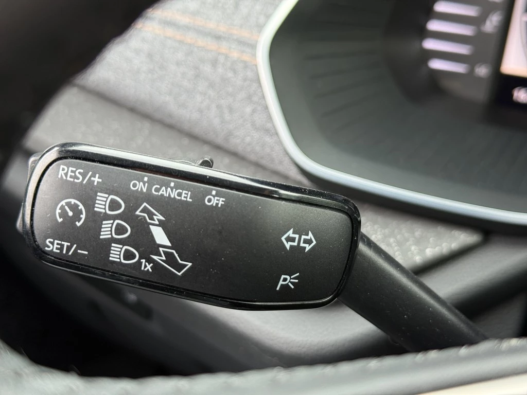 Škoda Octavia Combi 2.0 TDI Selection *NAVI*LED*SITZHEIZUNG*