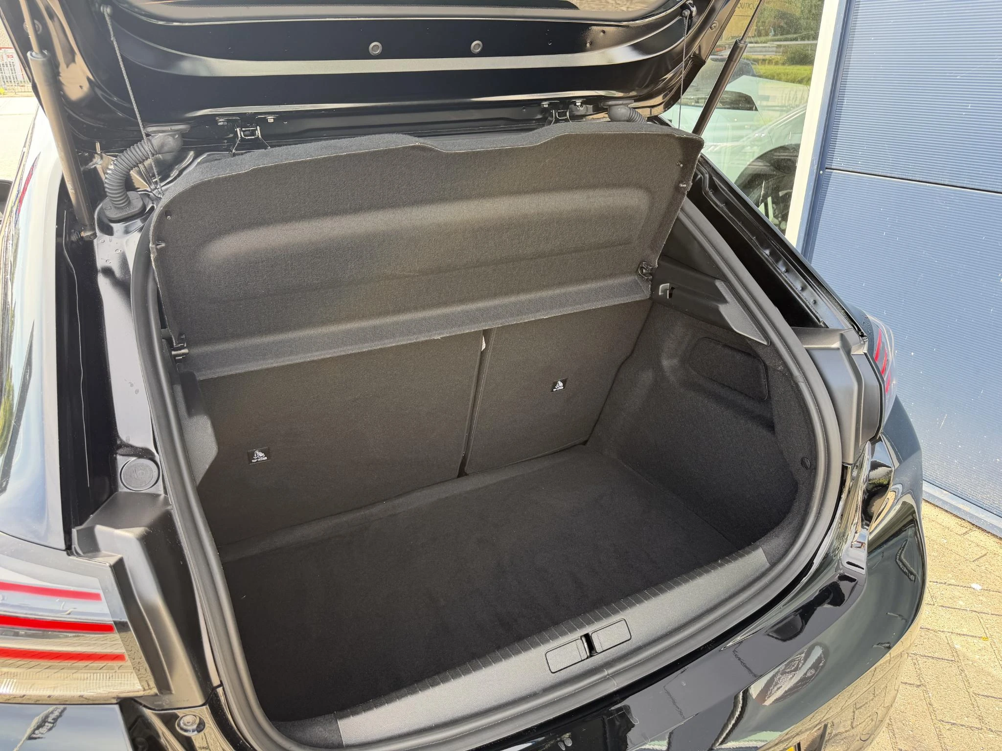 Peugeot-208-image-26