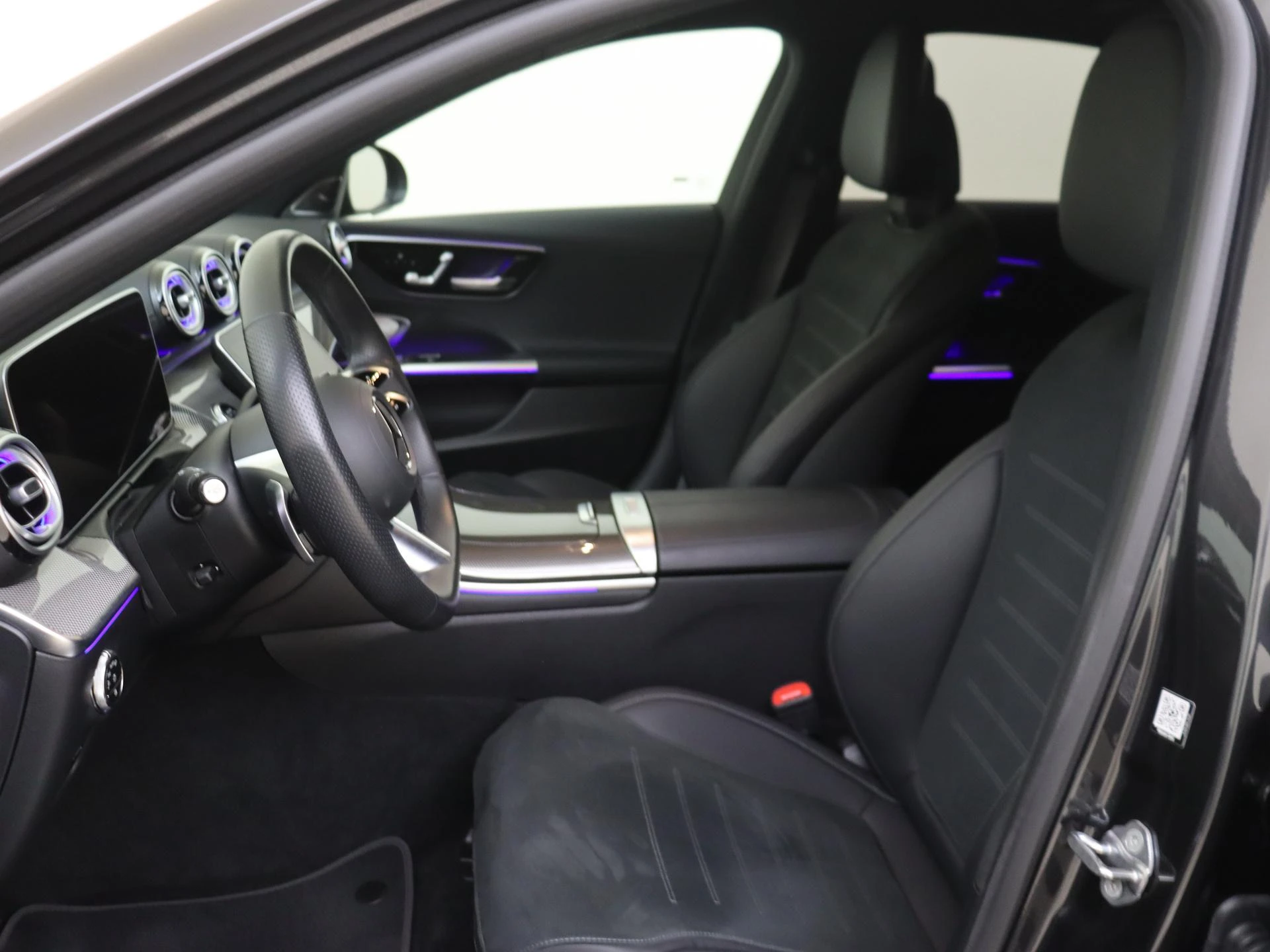 Mercedes-Benz-C-Klasse-image-10