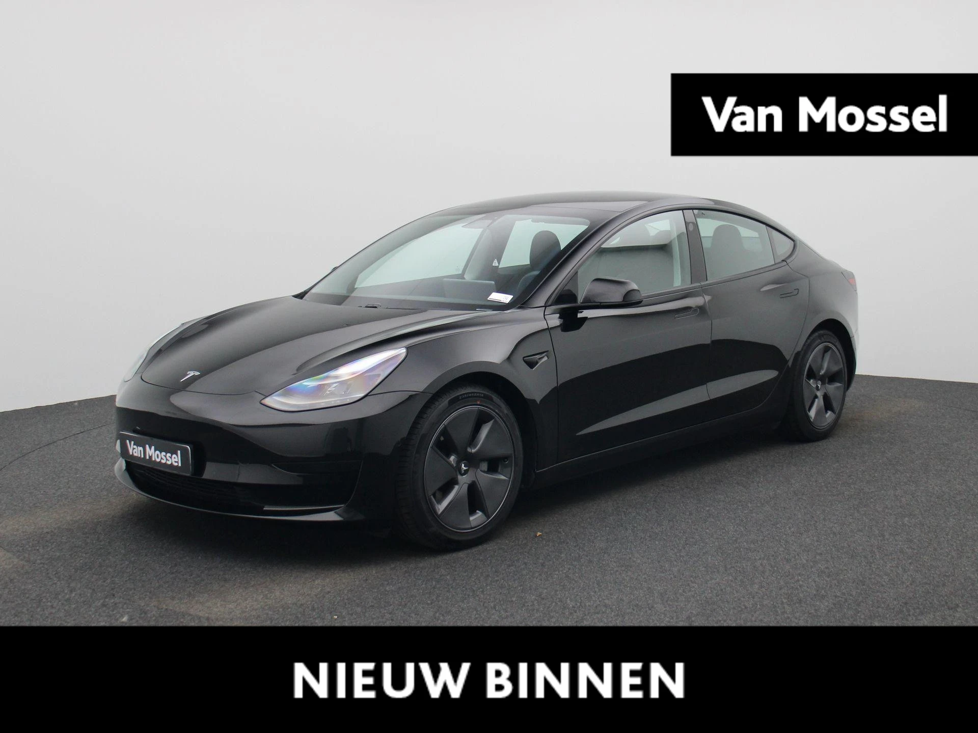 Tesla-Model 3-image-0