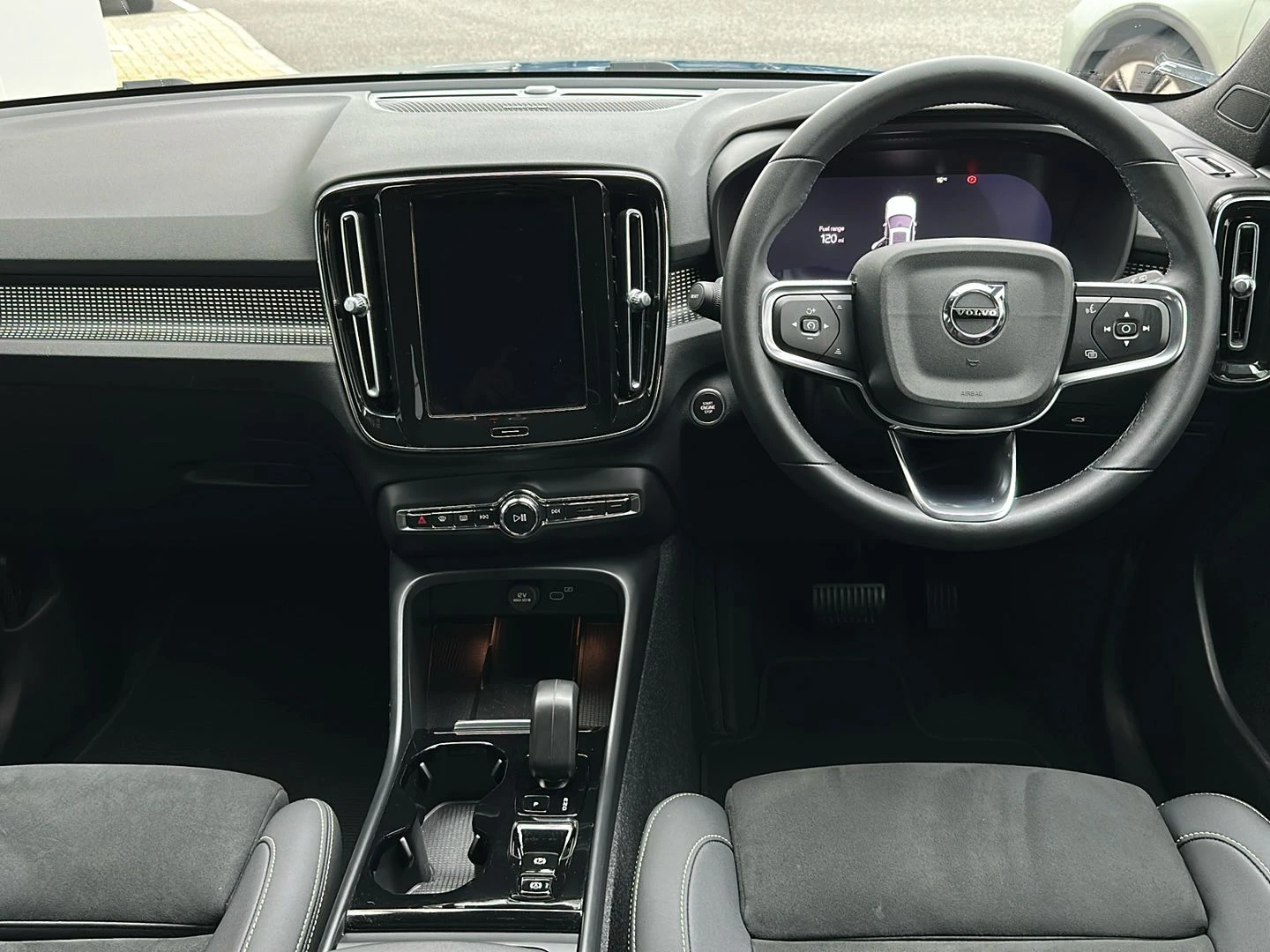 Volvo-XC40-image-3