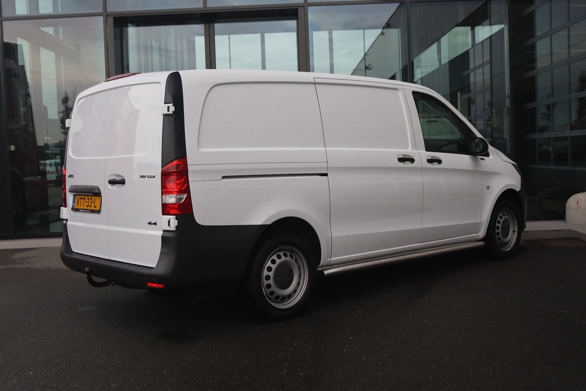 Mercedes-Benz-Vito-image-1