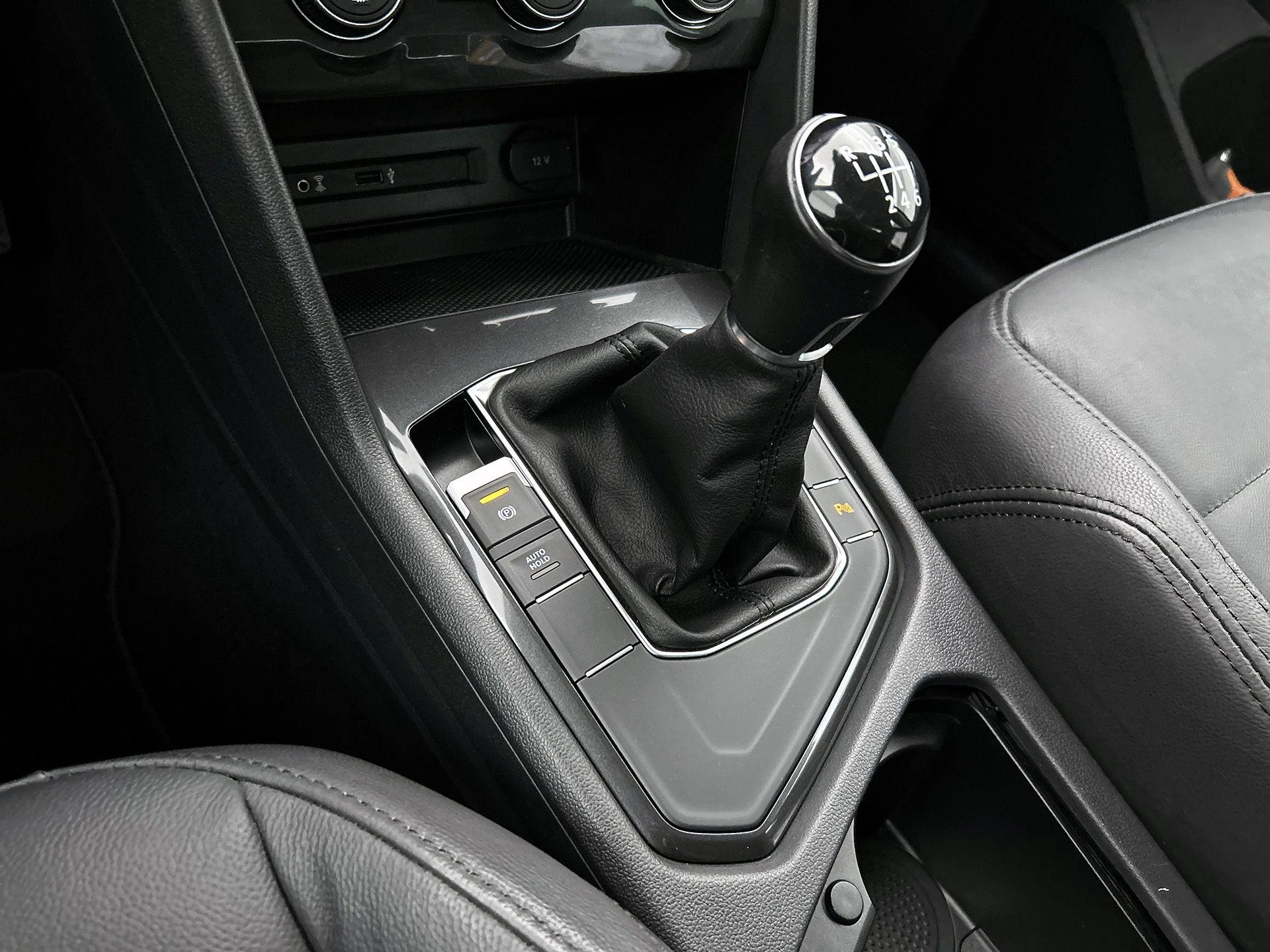 Volkswagen-Tiguan-image-19