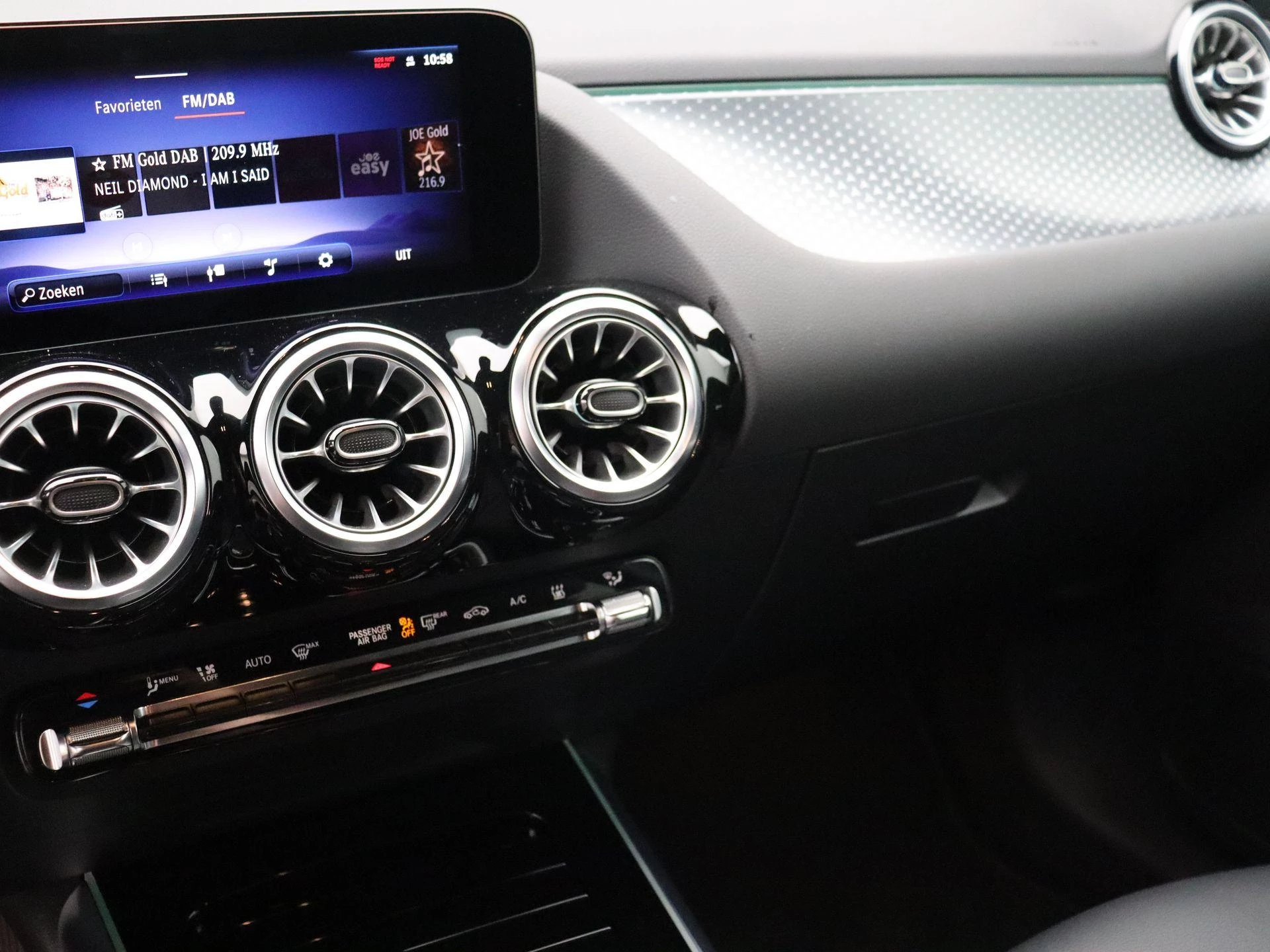 Mercedes-Benz EQA 250+ Business Line