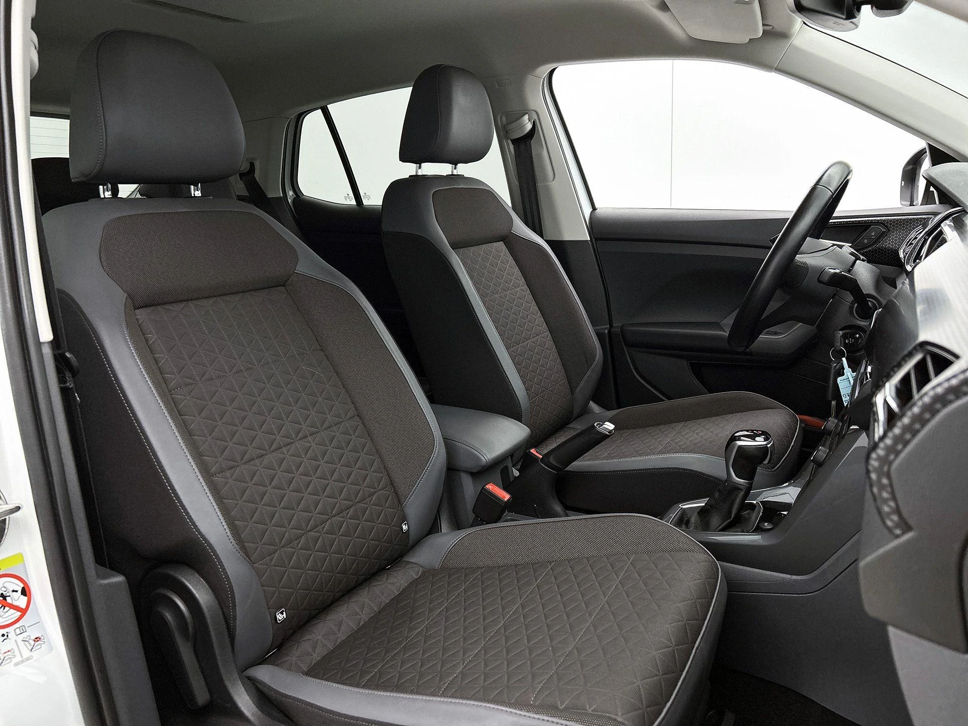 Volkswagen-T-Cross-image-33