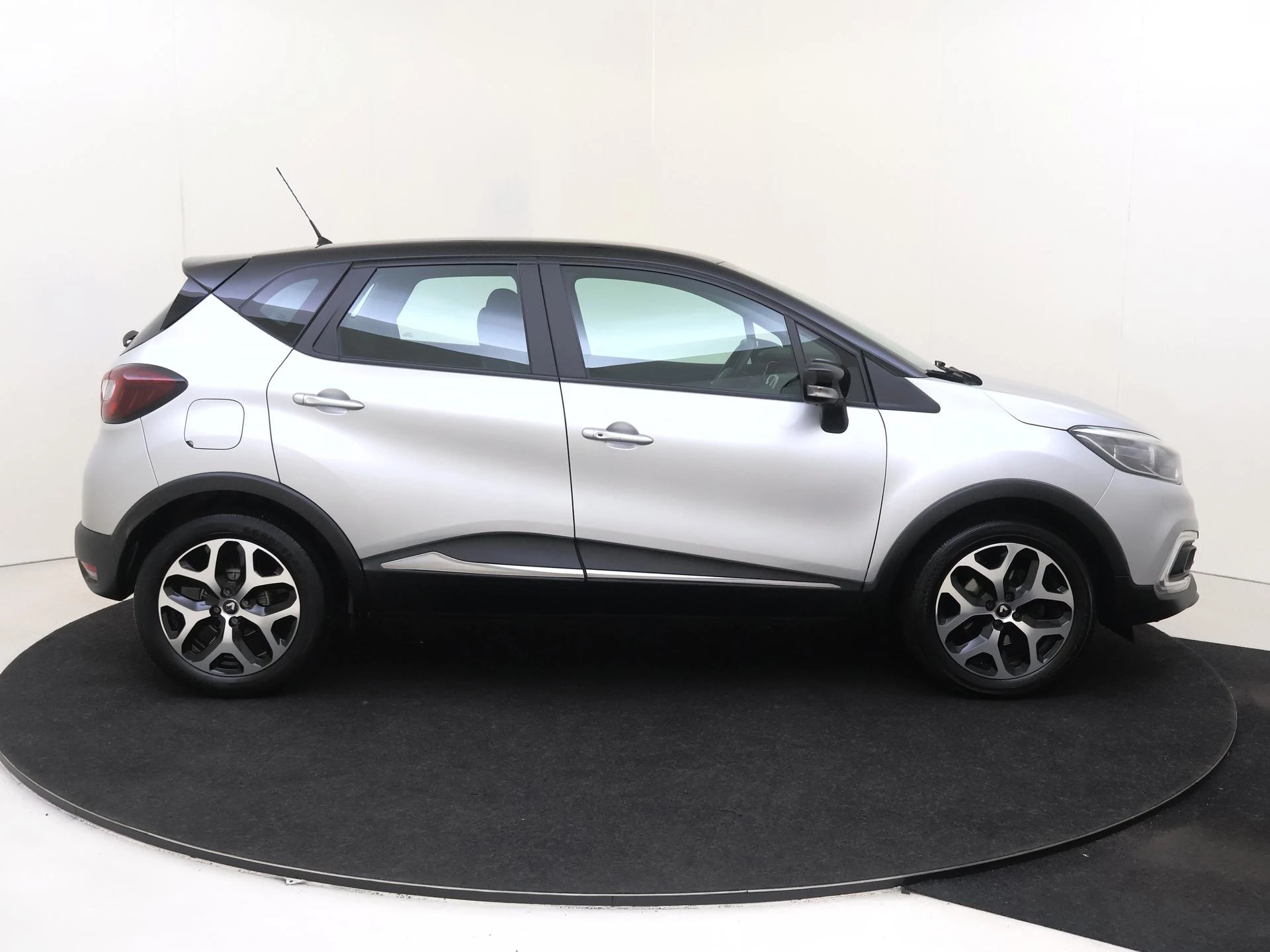 Renault-Captur-image-8