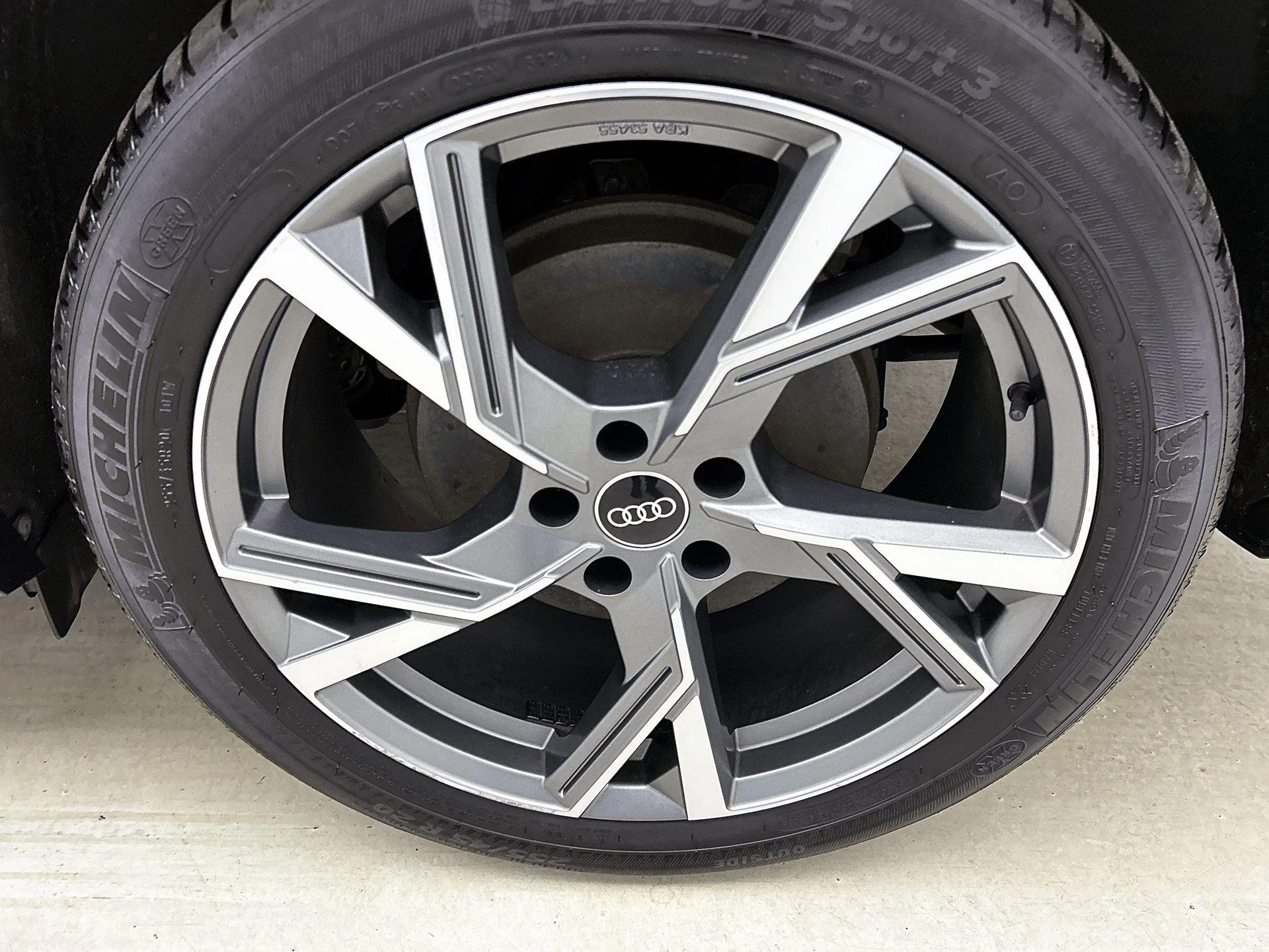 Audi-Q4 Sportback e-tron-image-5
