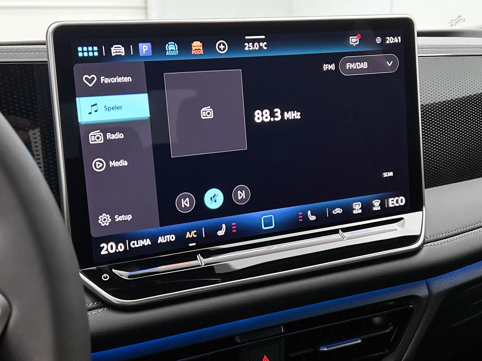 Volkswagen-Tiguan-image-6