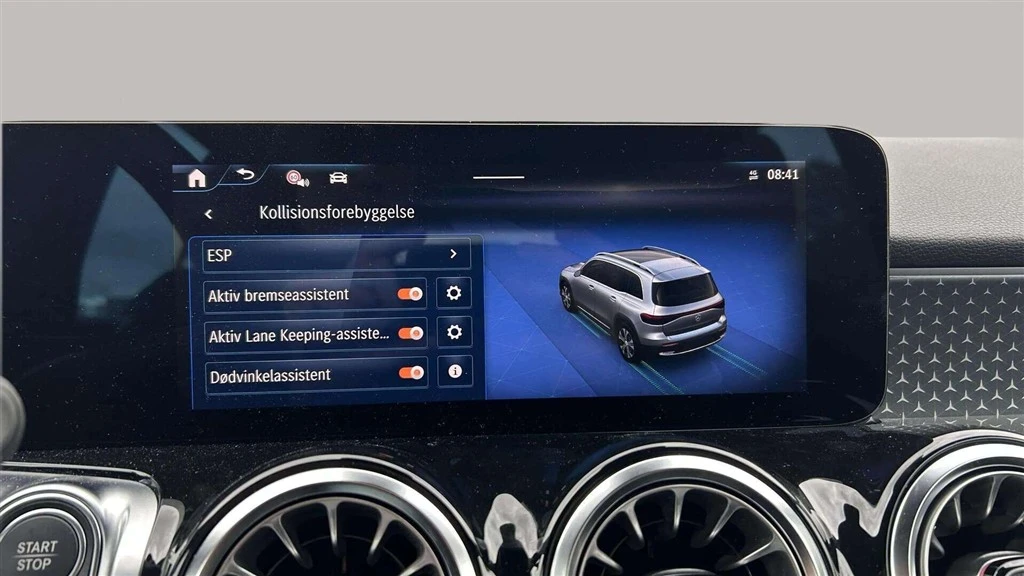 Mercedes-Benz-EQB-image-18
