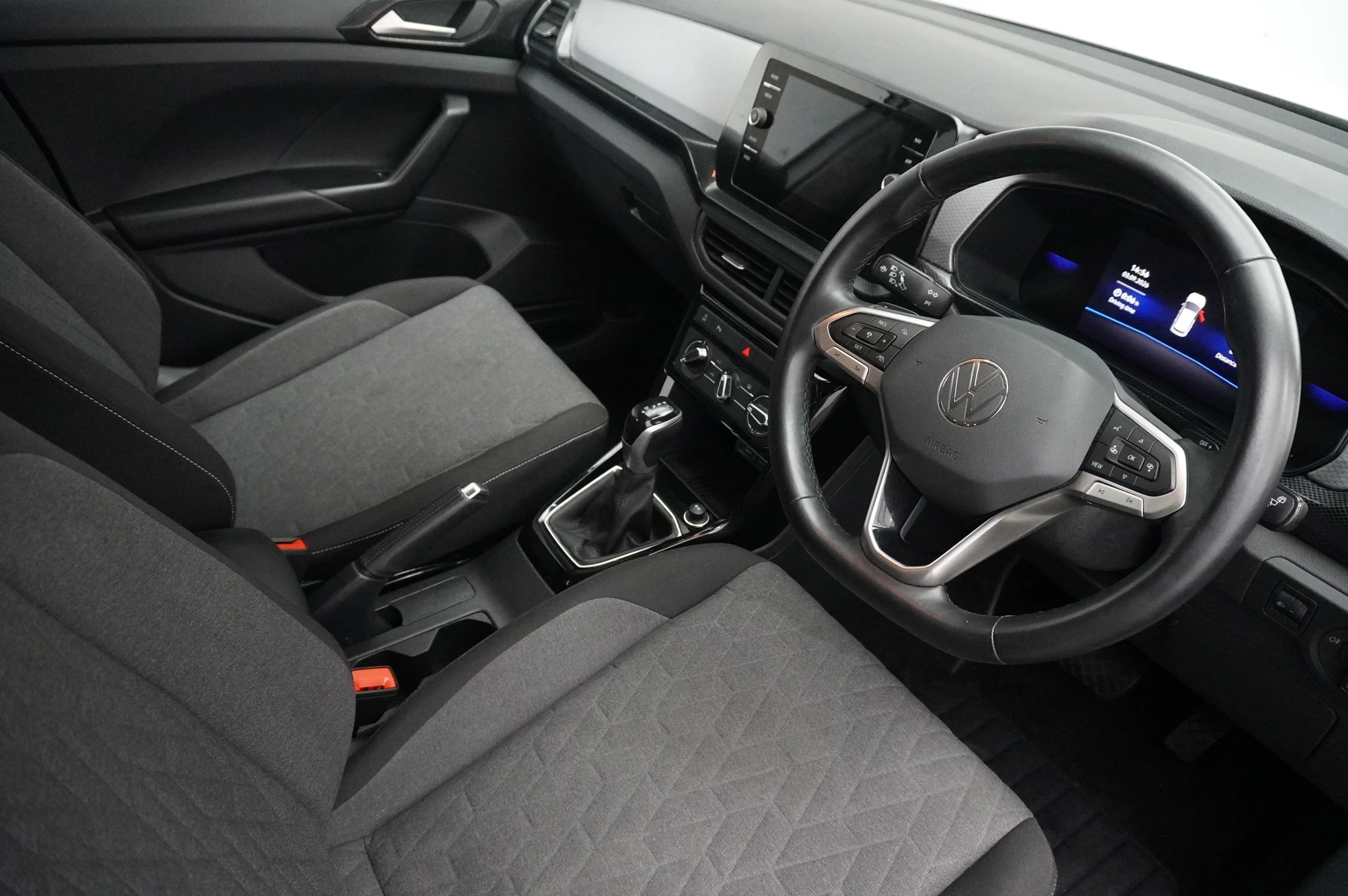Volkswagen-T-Cross-image-5
