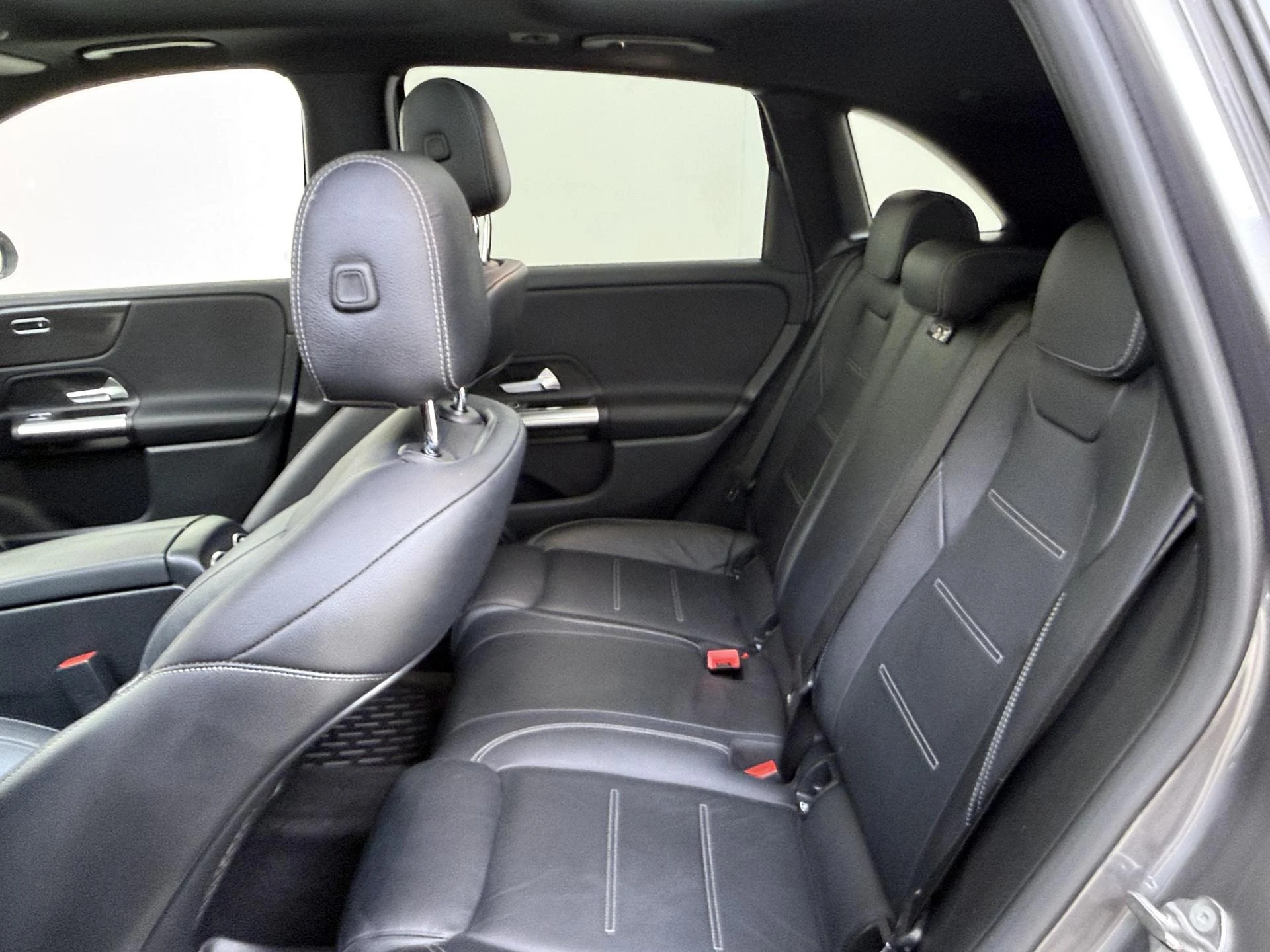 Mercedes-Benz-B-Klasse-image-15