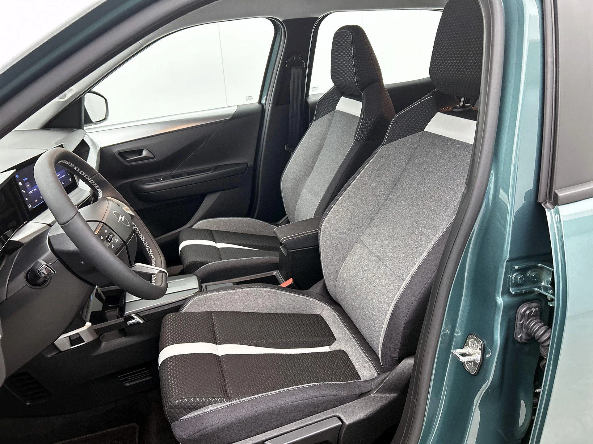 Opel Frontera 1.2 Turbo Hybrid Edition
