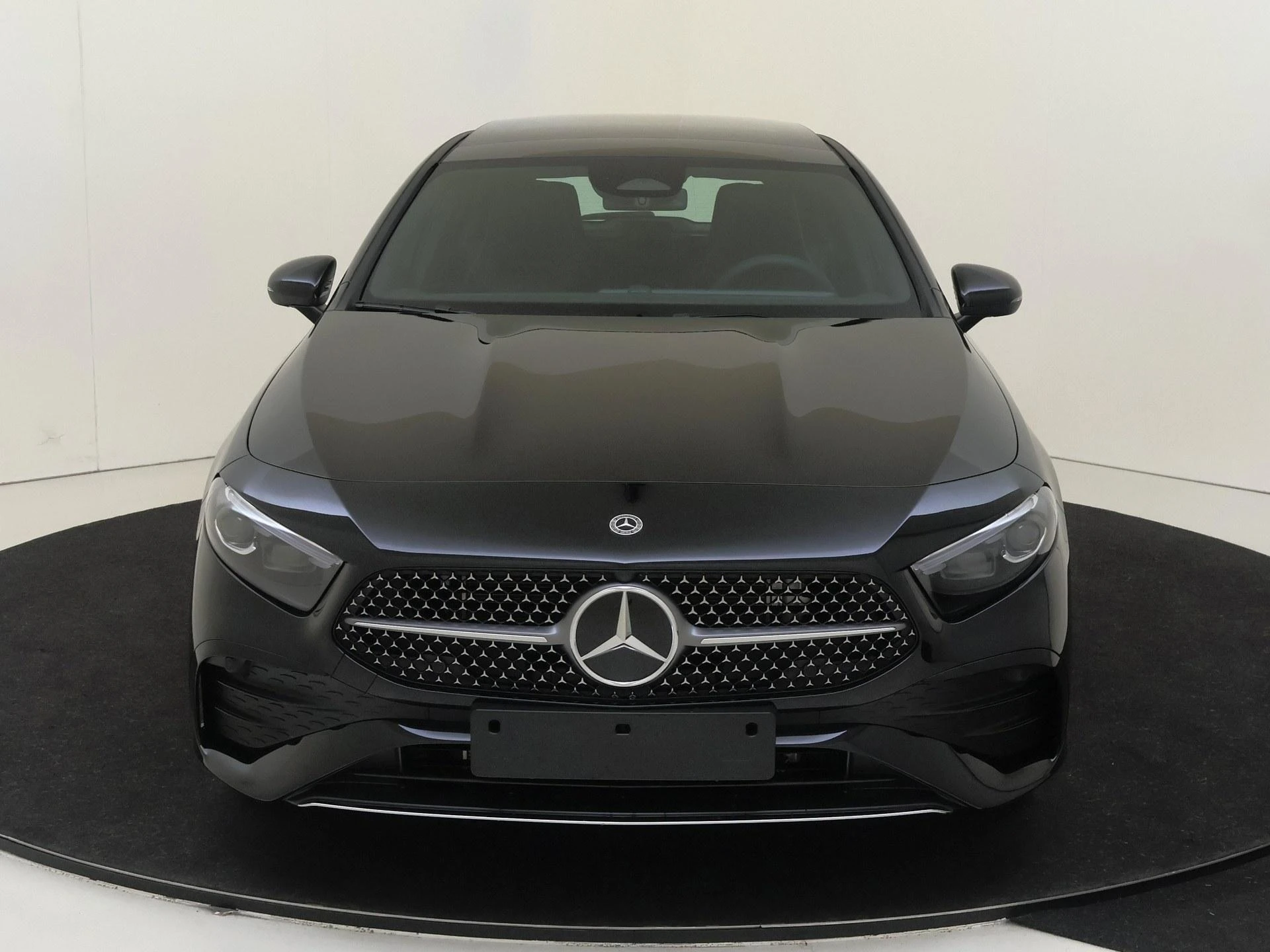 Mercedes-Benz-A-Klasse-image-4