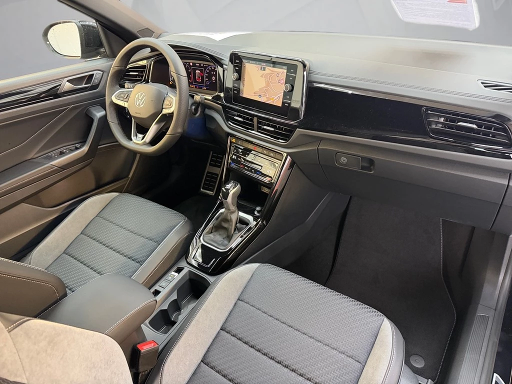 Volkswagen-T-Roc-image-11