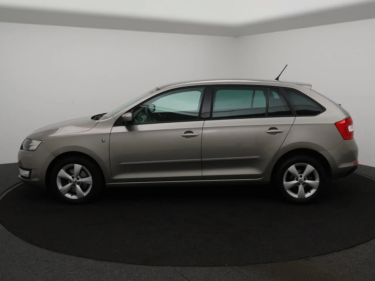 Škoda-Rapid-image-2