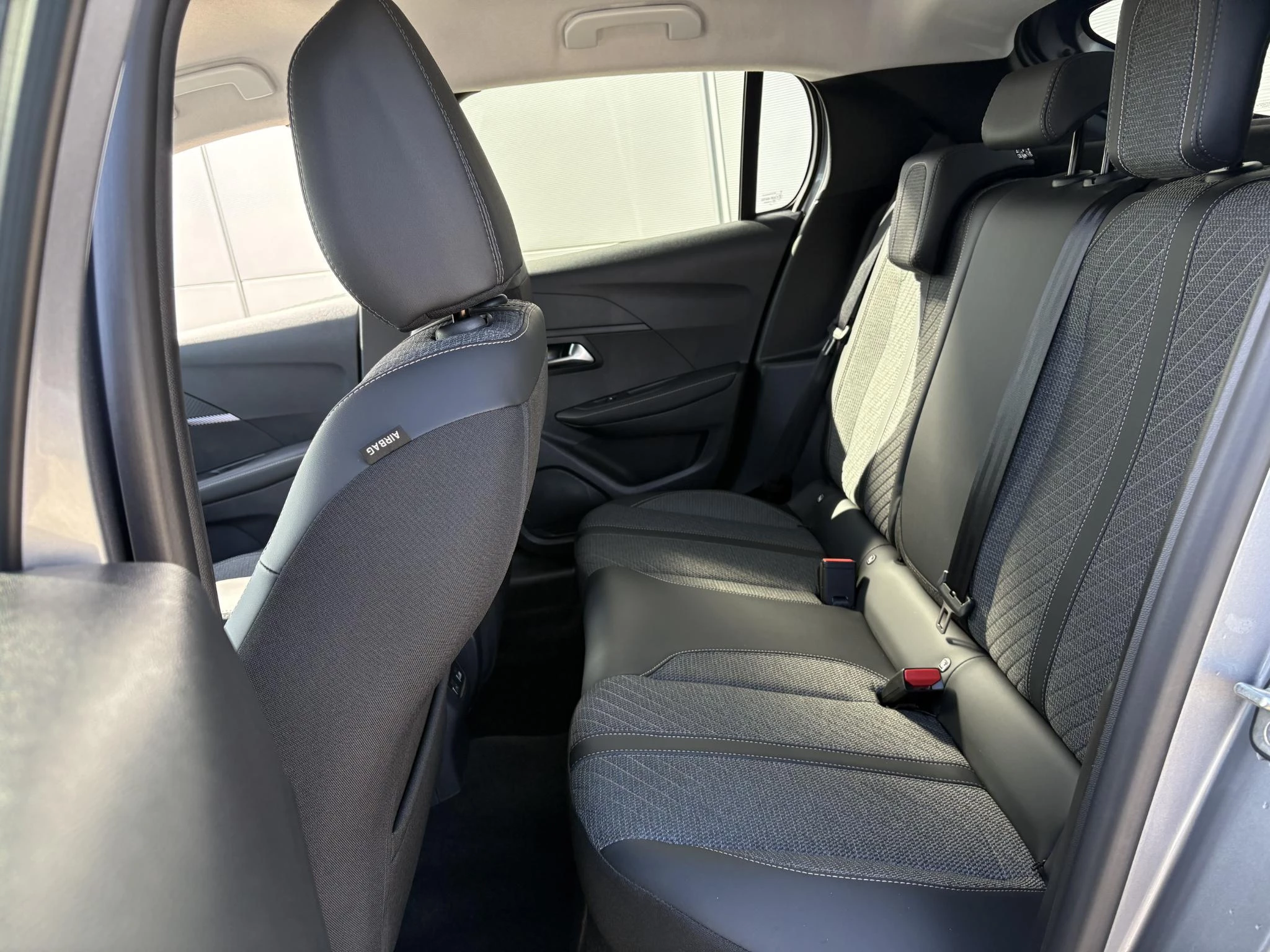 Peugeot-208-image-10