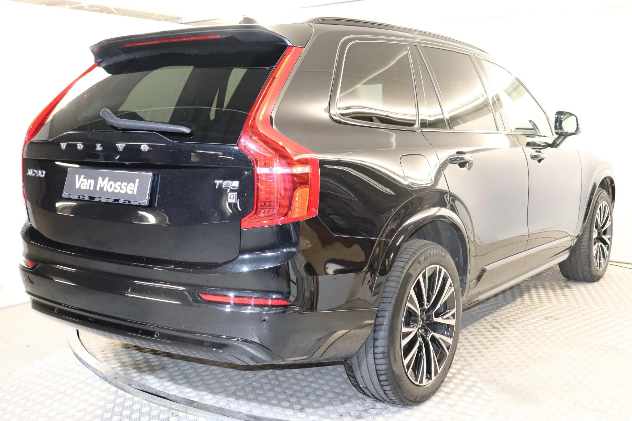 Volvo-XC90-image-4