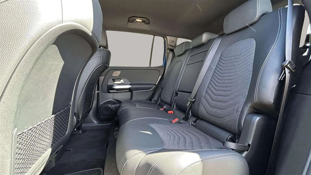 Mercedes-Benz-EQB-image-19