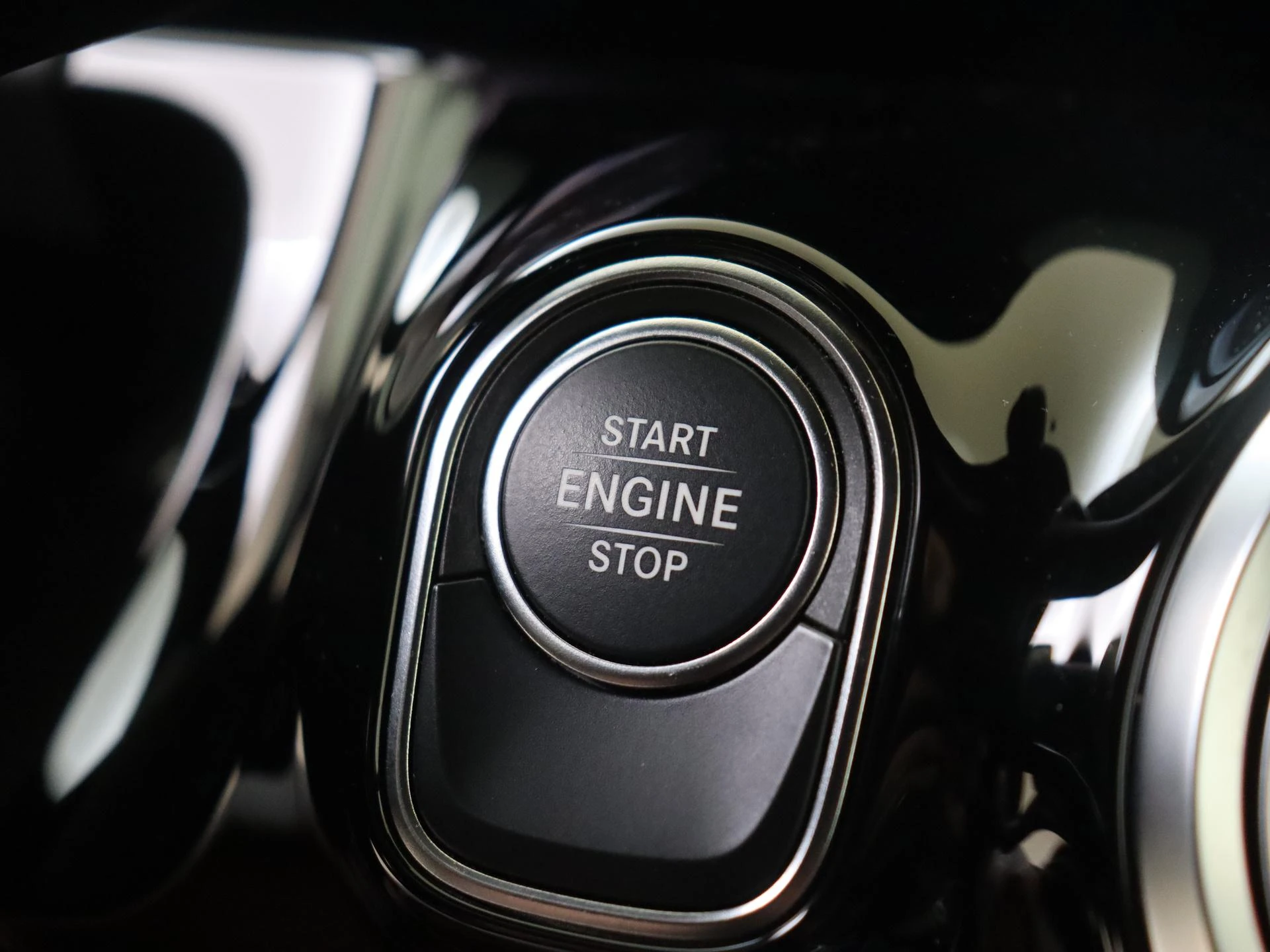 Mercedes-Benz-GLA-image-21