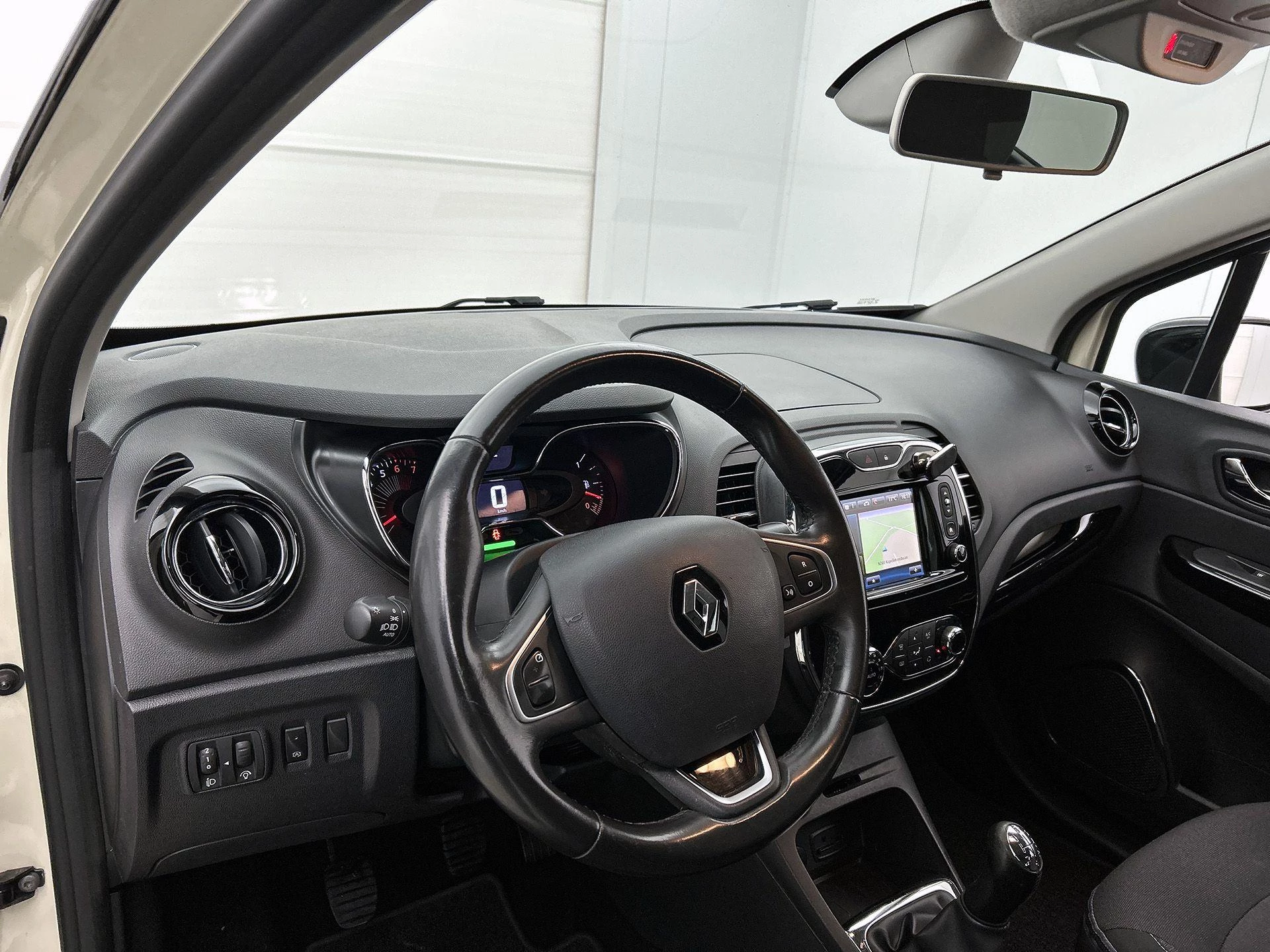 Renault-Captur-image-16