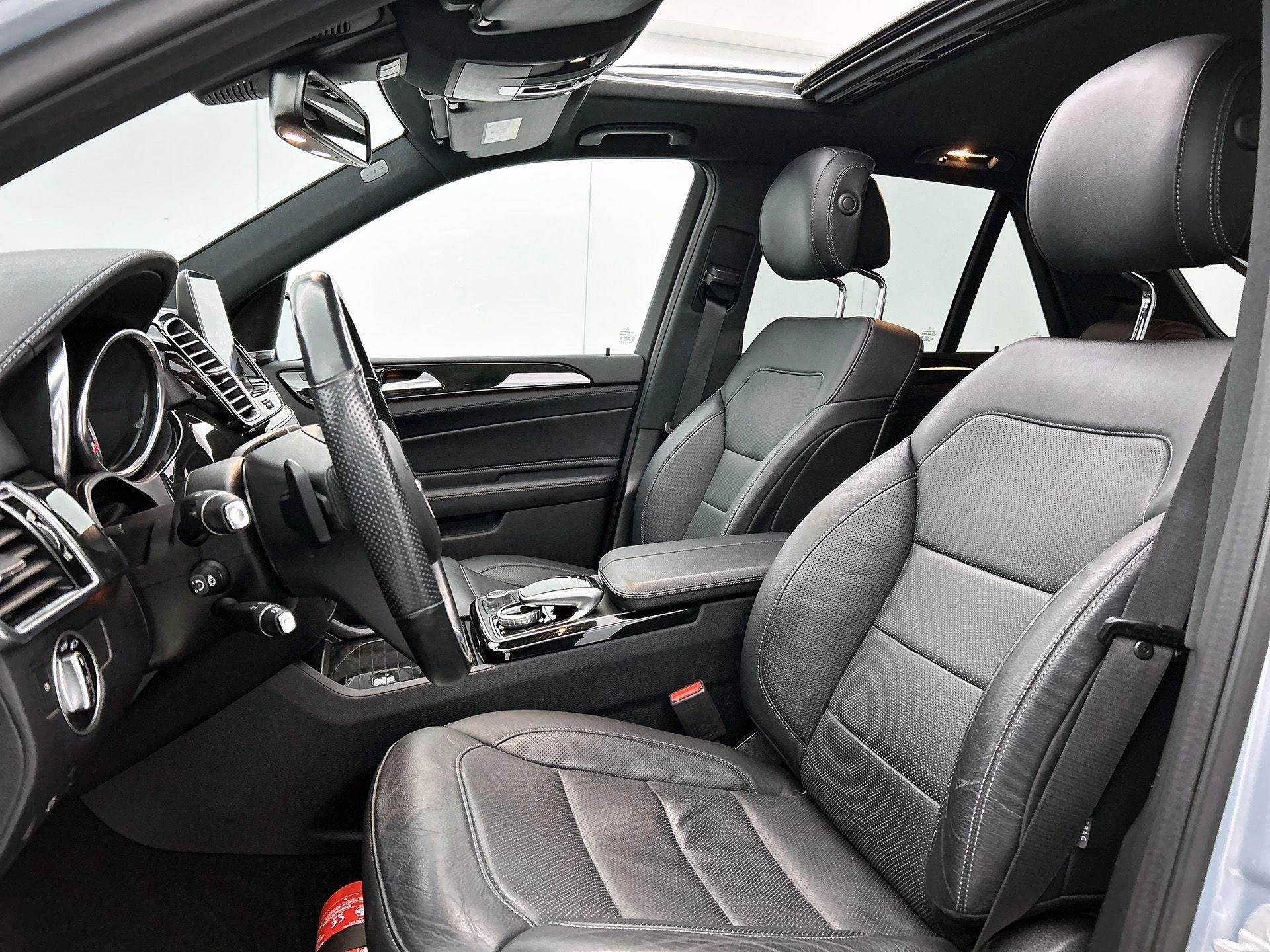 Mercedes-Benz-GLE-image-48