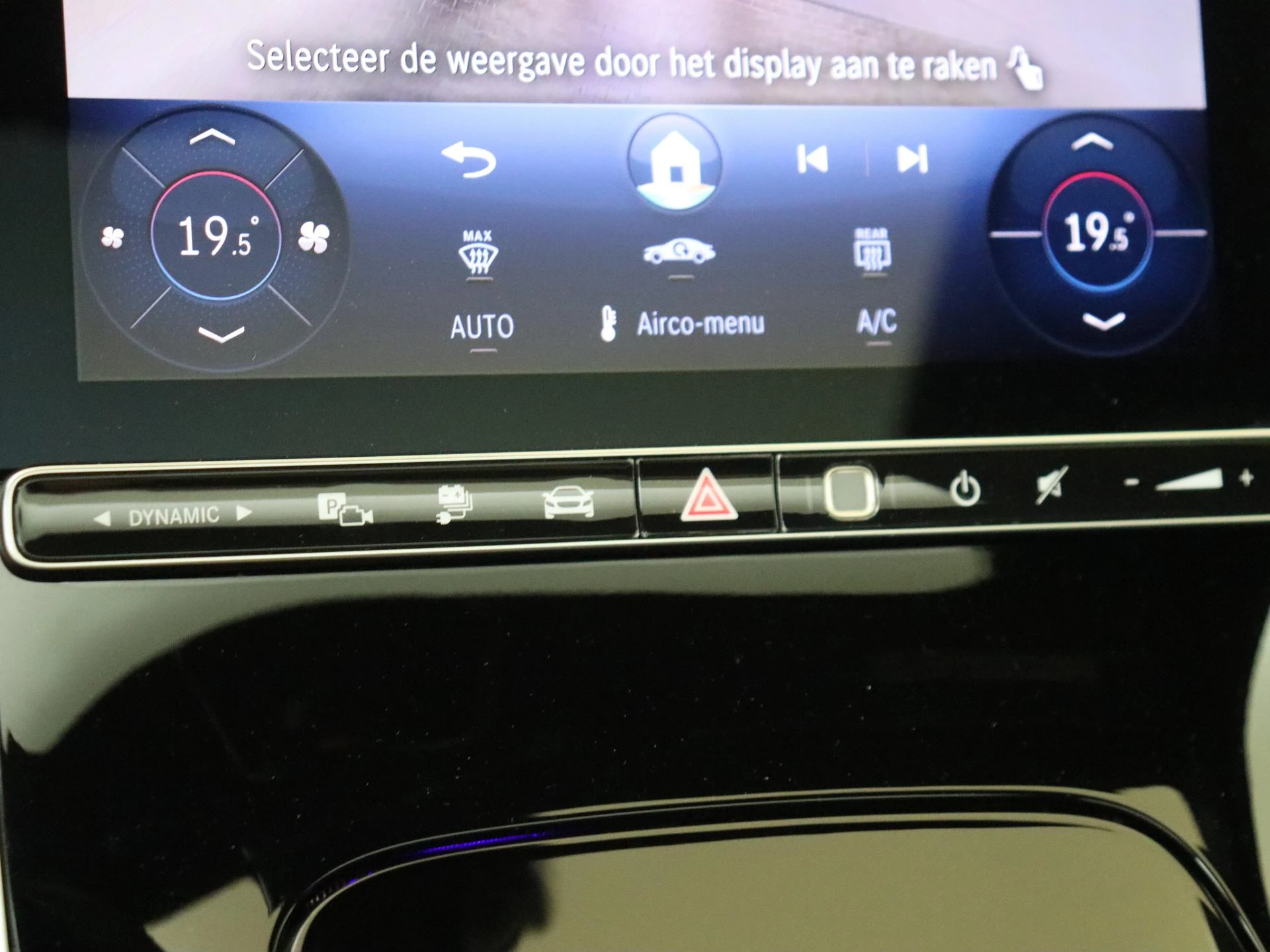 Mercedes-Benz-C-Klasse-image-19