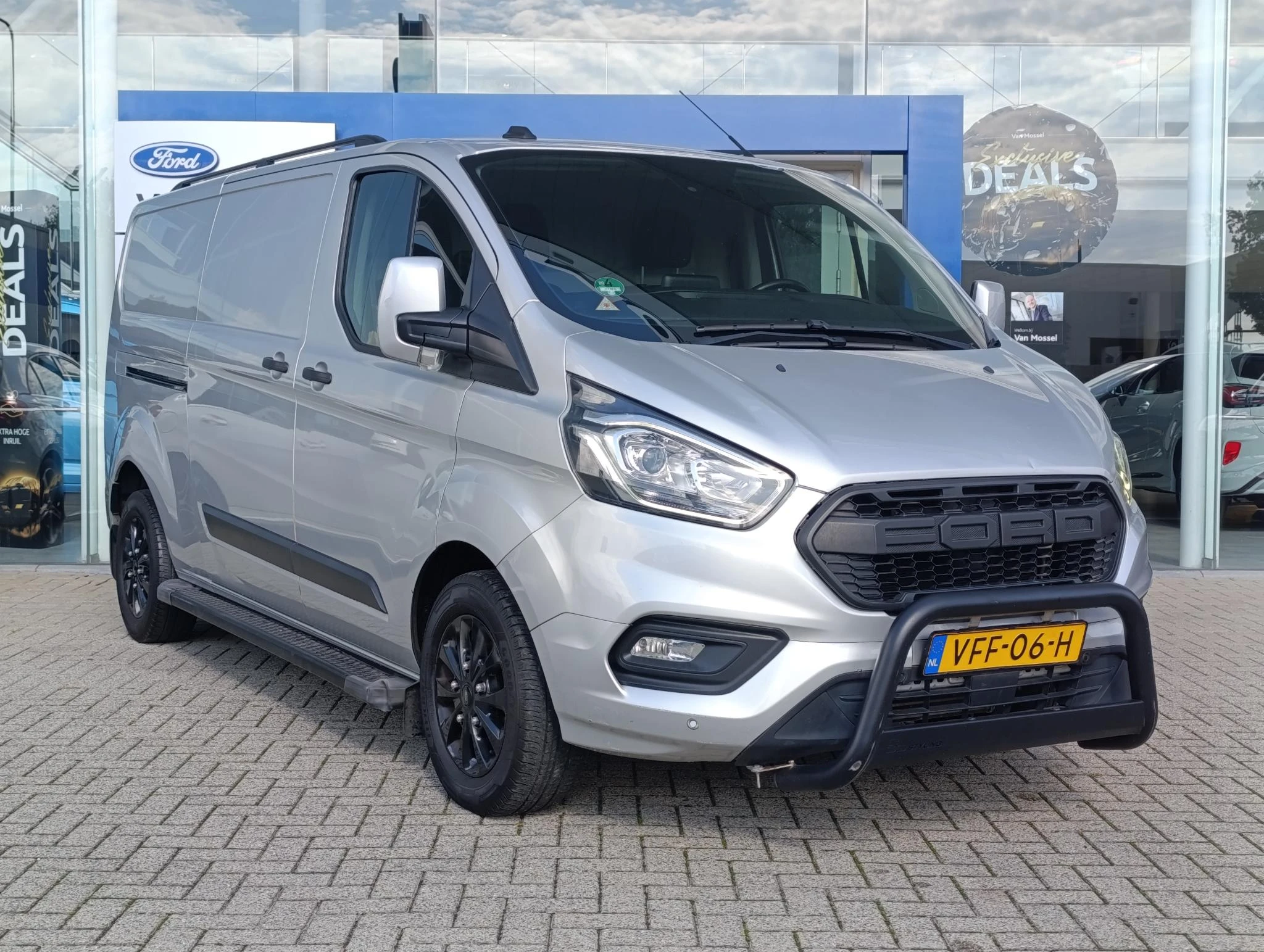 Ford-Transit Custom-image-2