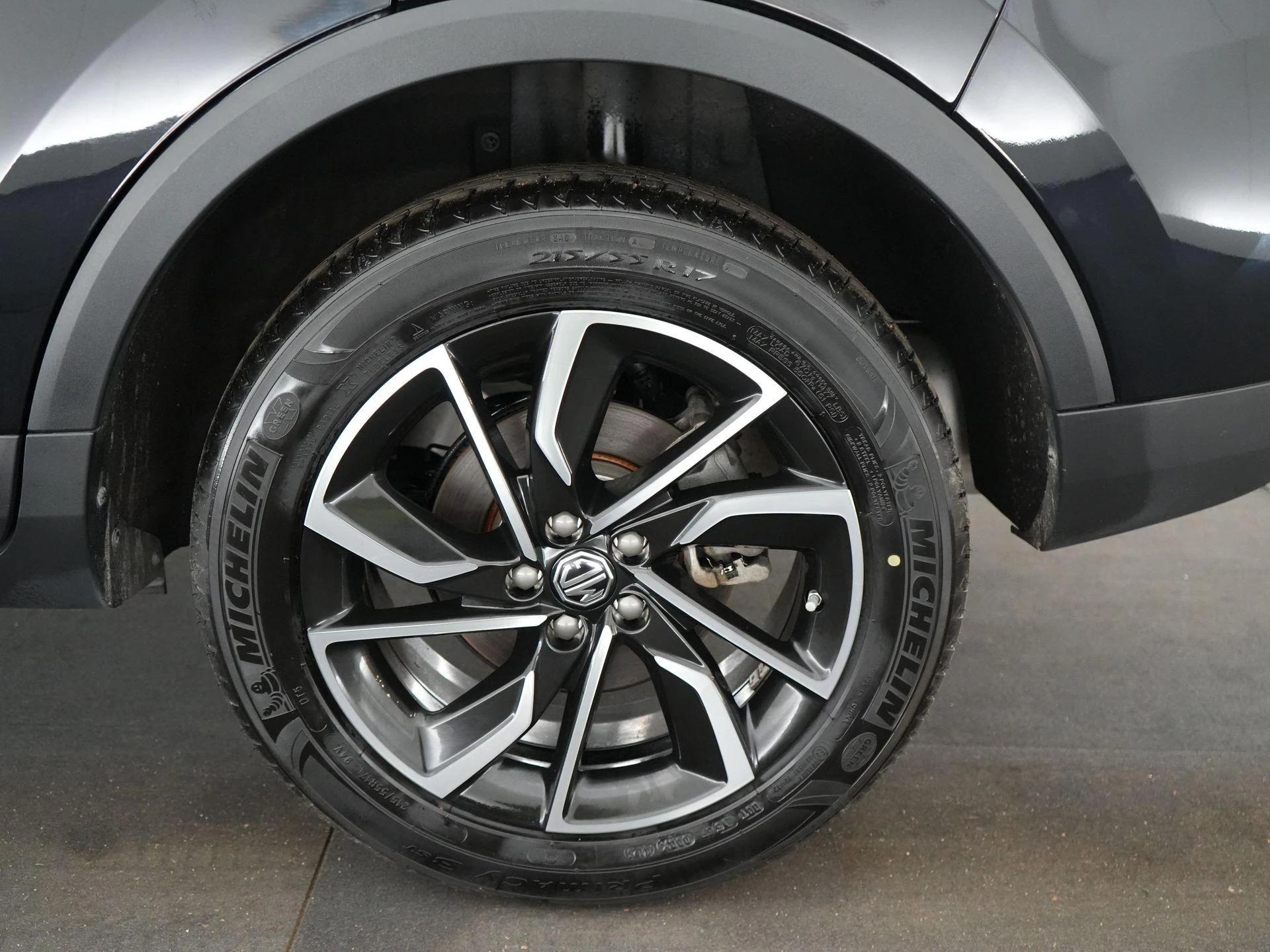 MG ZS ICE 1.0 AT LUXURY FWD