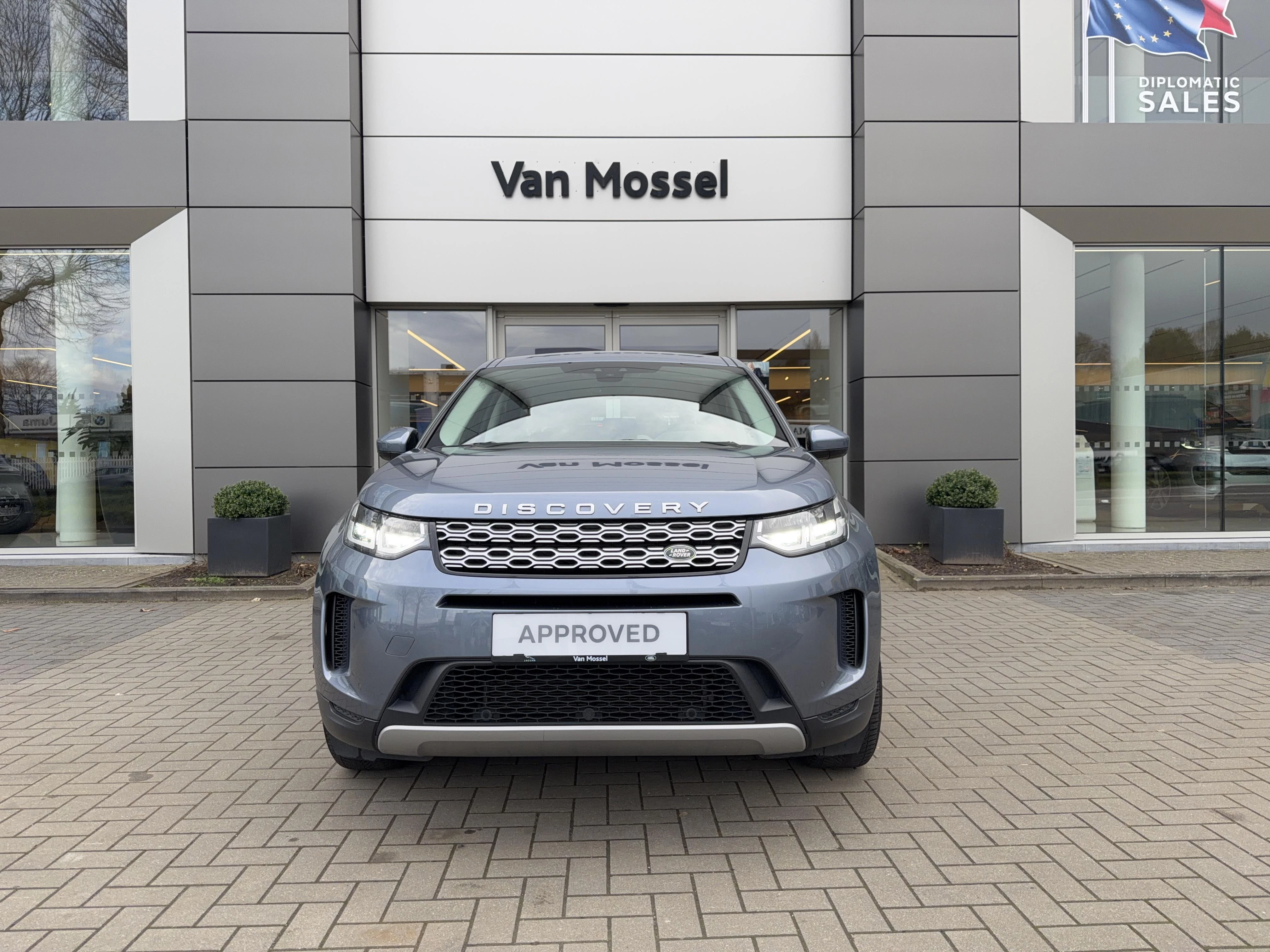 Land Rover-Discovery Sport-image-1