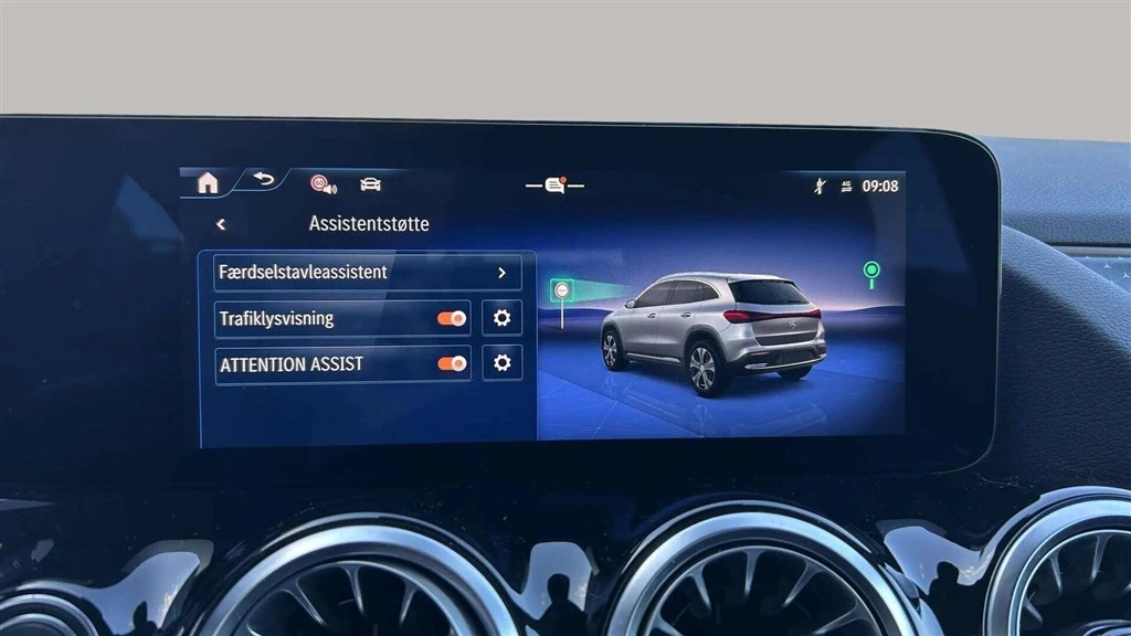 Mercedes-Benz-EQA-image-17
