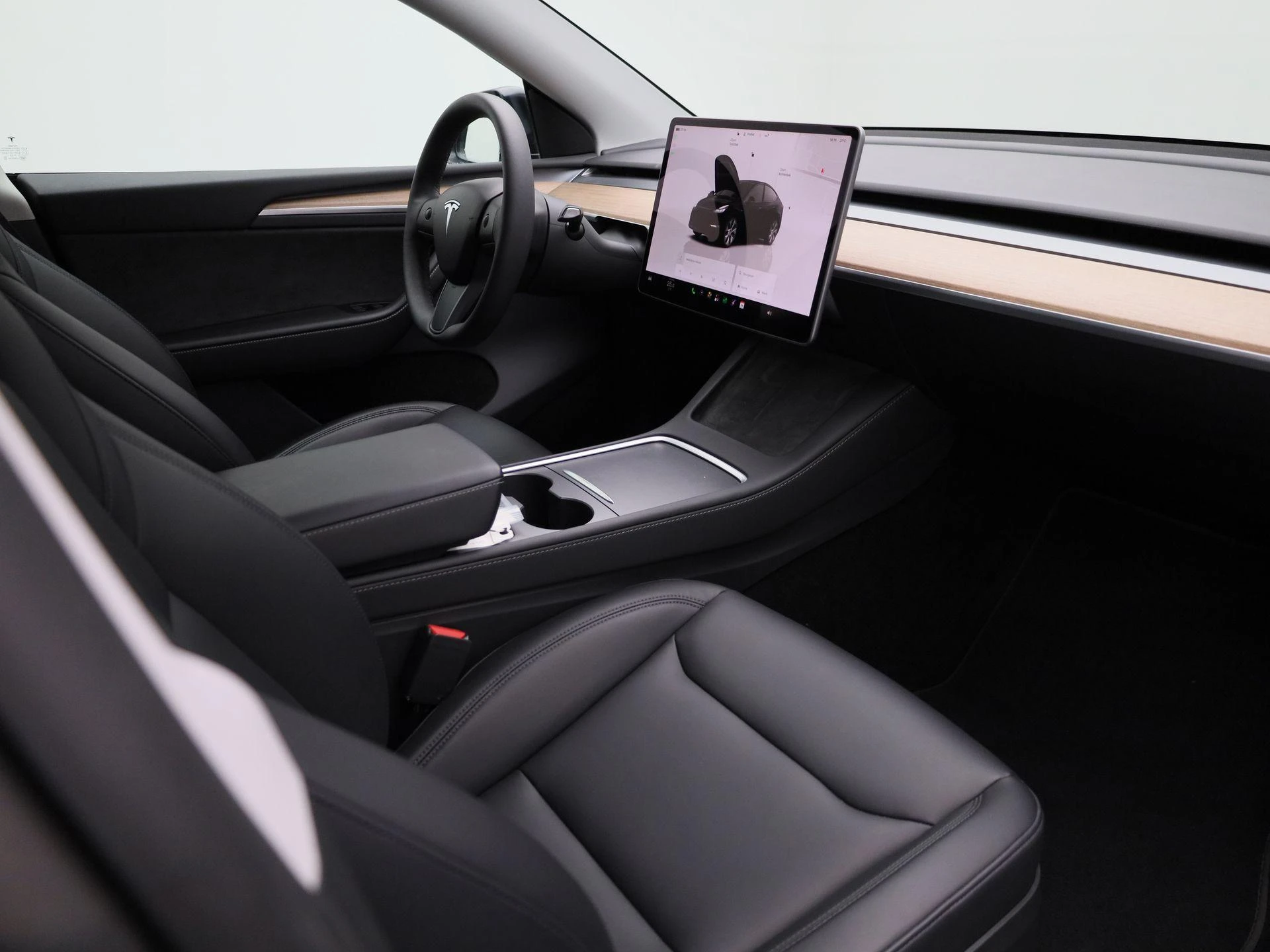 Tesla-Model Y-image-30