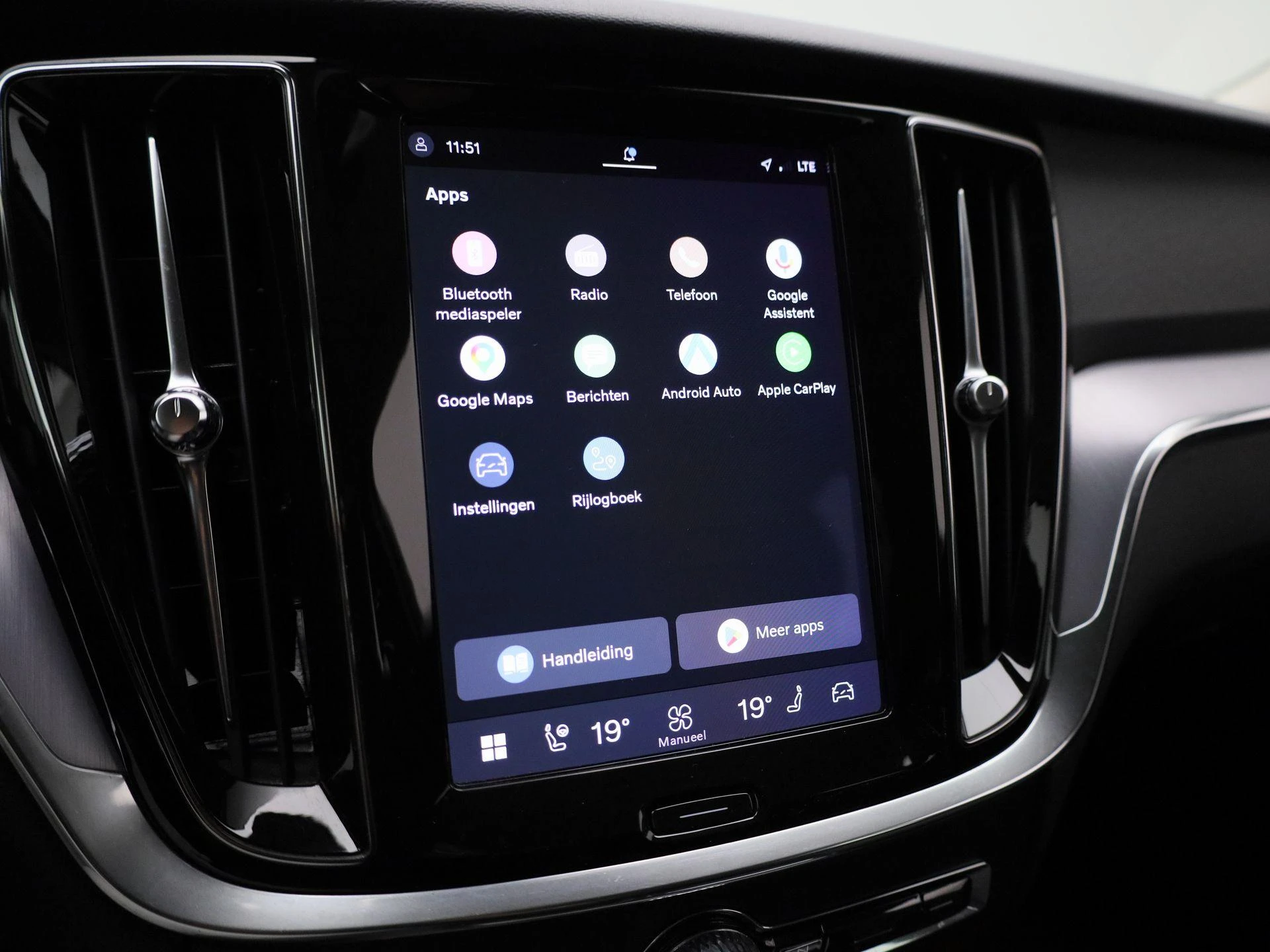 Volvo-V60-image-24