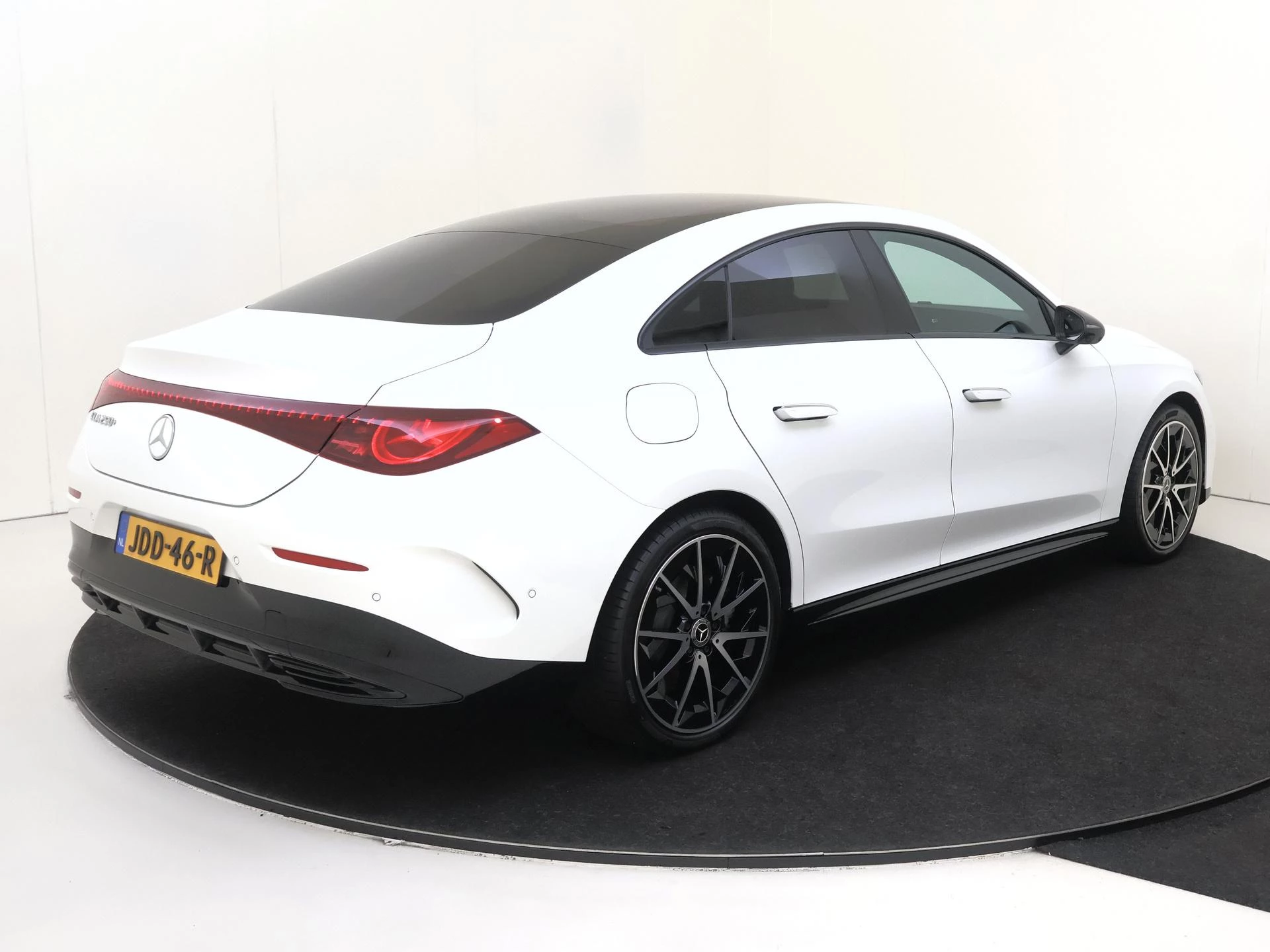 Mercedes-Benz-CLA-image-3