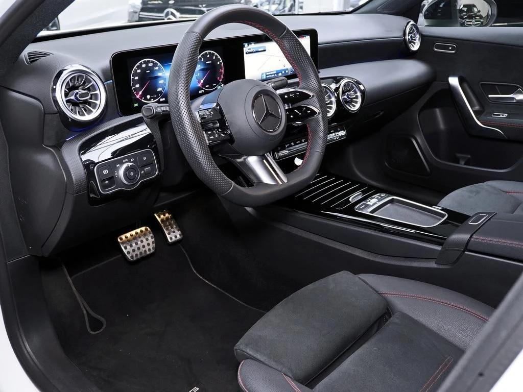 Mercedes-Benz-A-Klasse 200-image-8