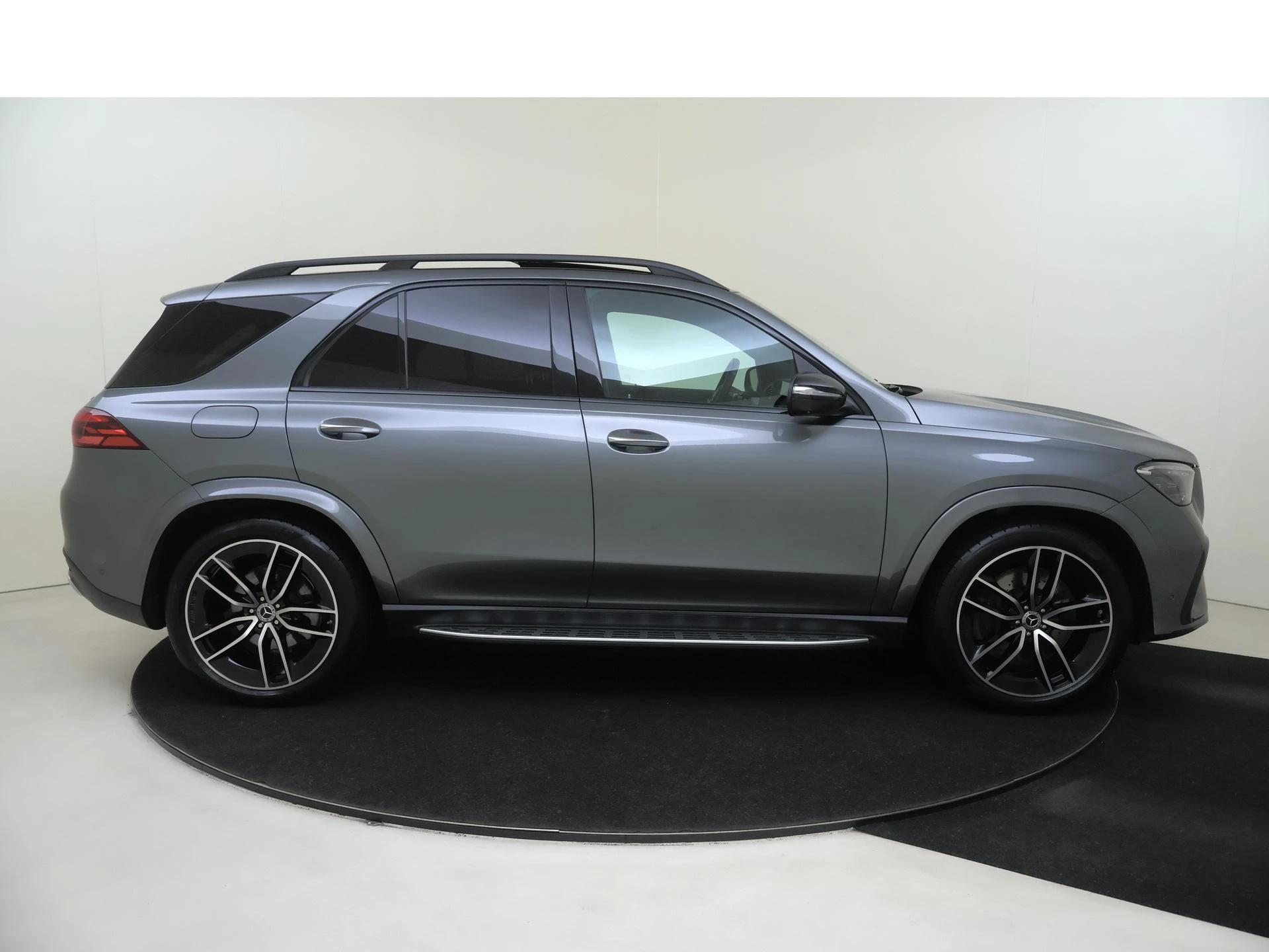 Mercedes-Benz-GLE-image-8