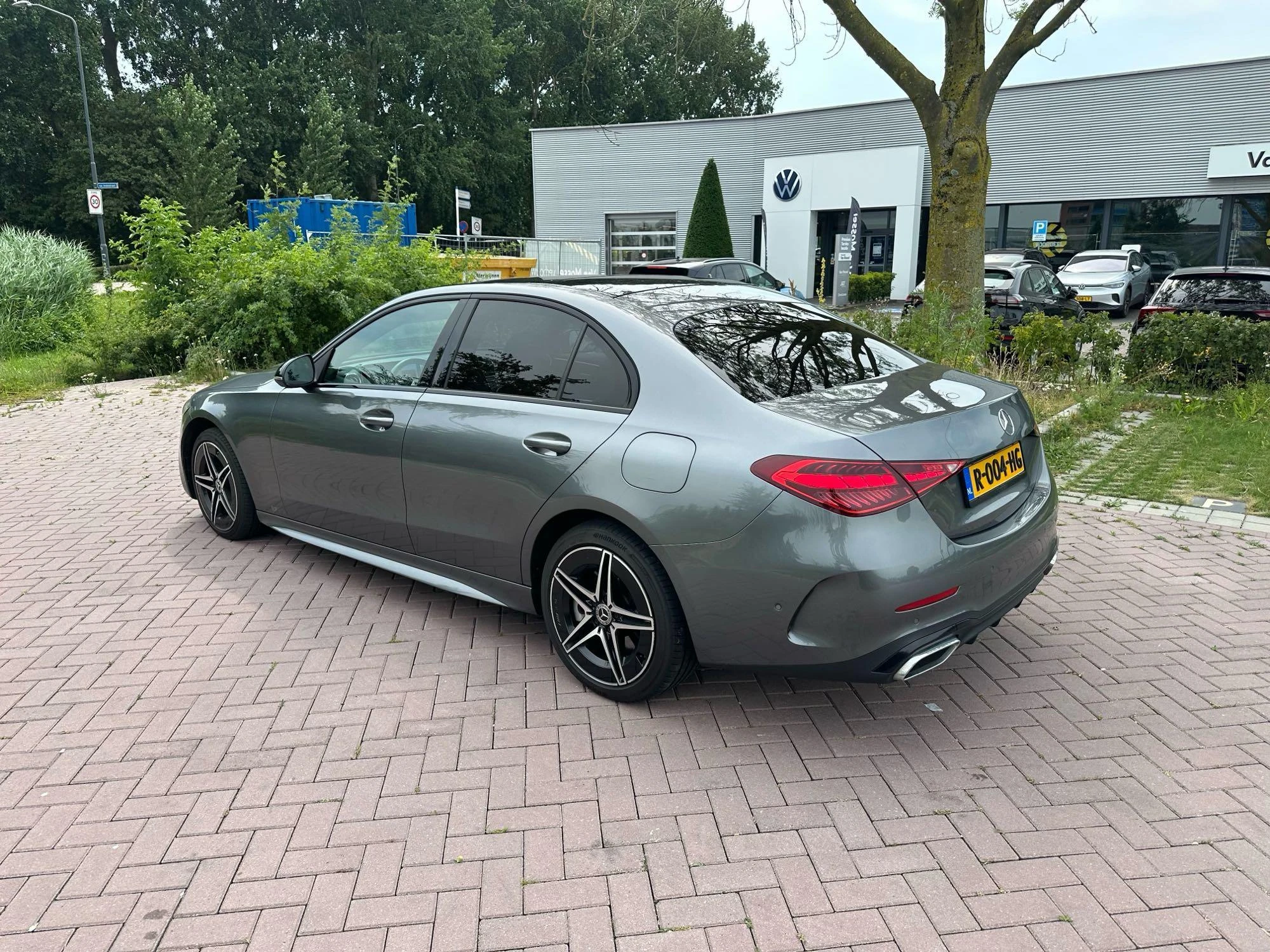 Mercedes-Benz-C-Klasse-image-3